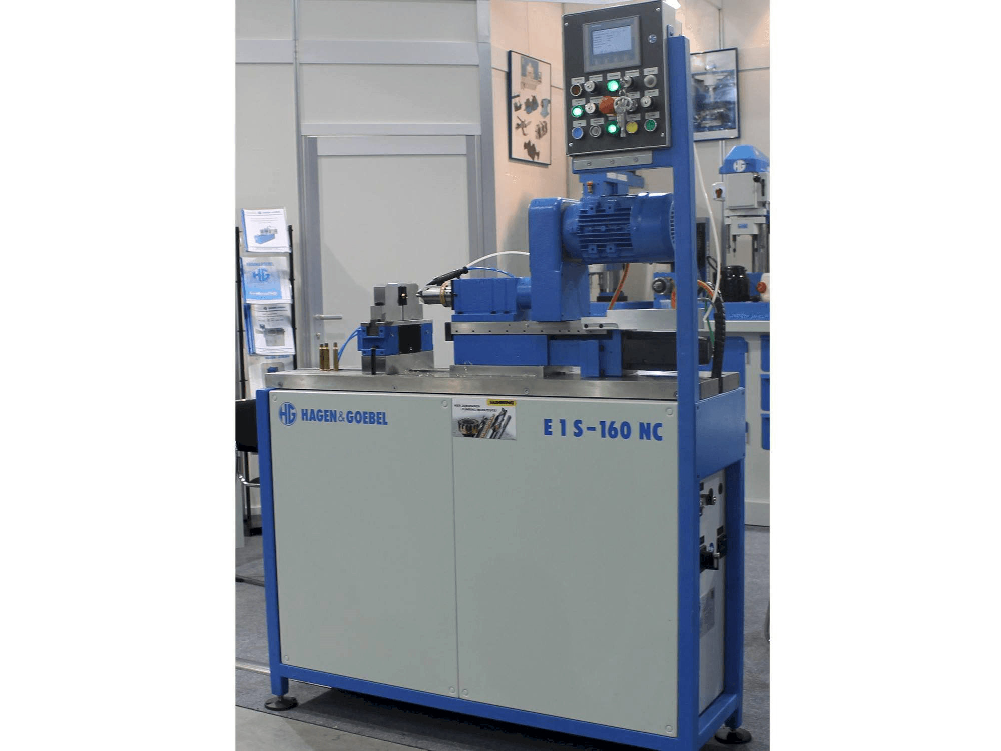 Vista frontal de la máquina HAGEN&GOEBEL E 1 S – 160 NC