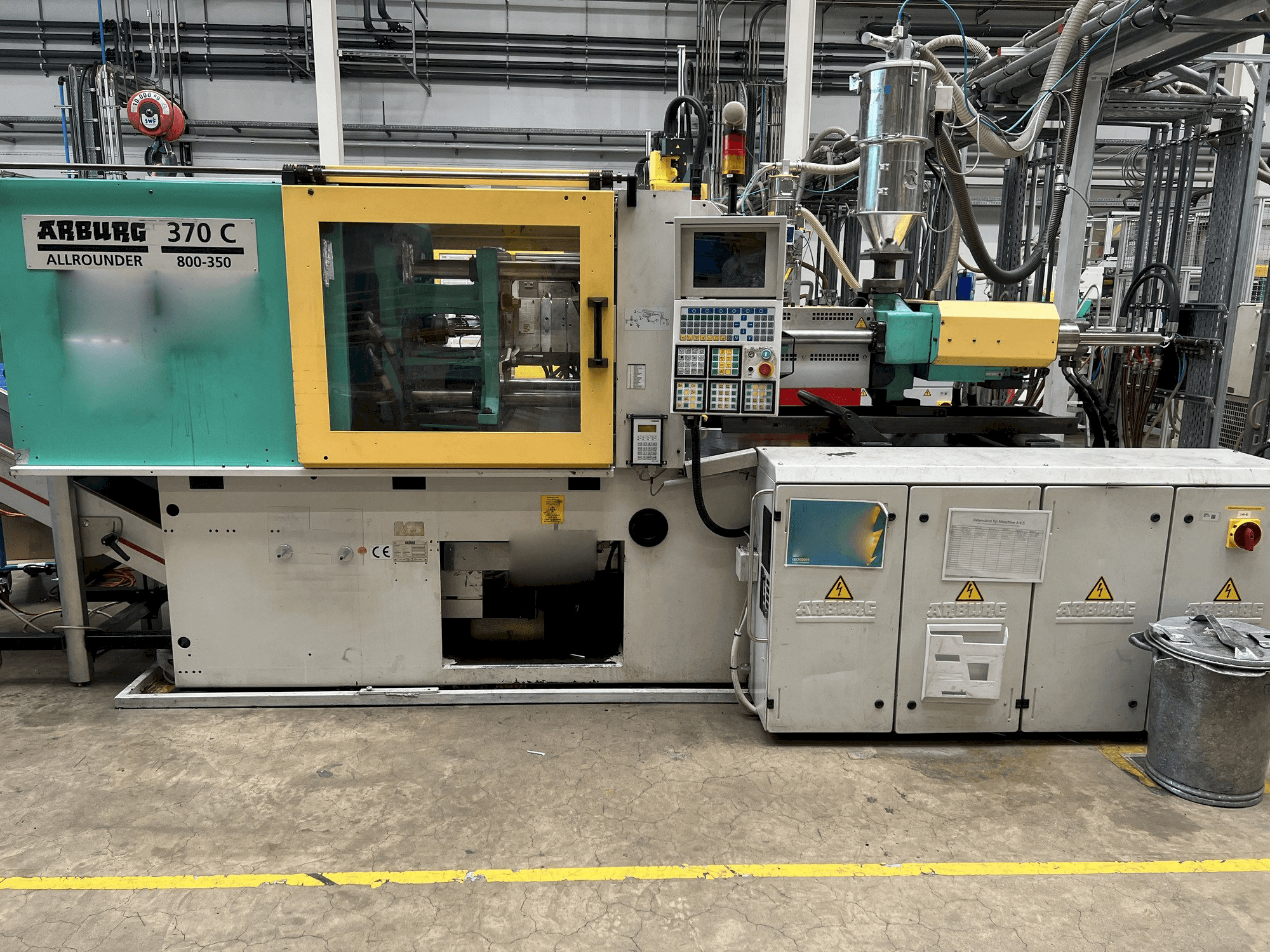 Vista frontal de la máquina Arburg 370C-800-350