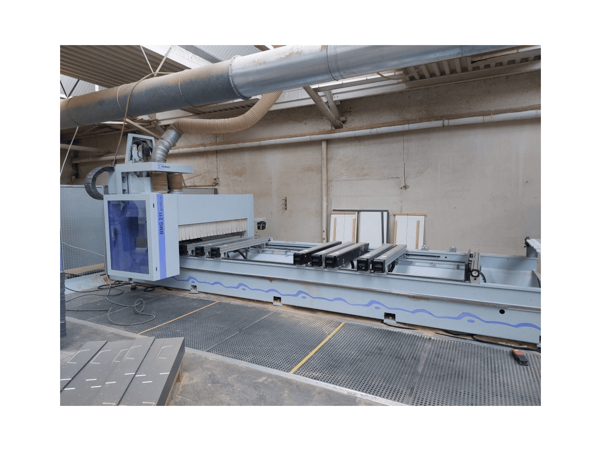 Vista frontal de la máquina HOMAG PROFI BMG211 / 45 / 15 / K