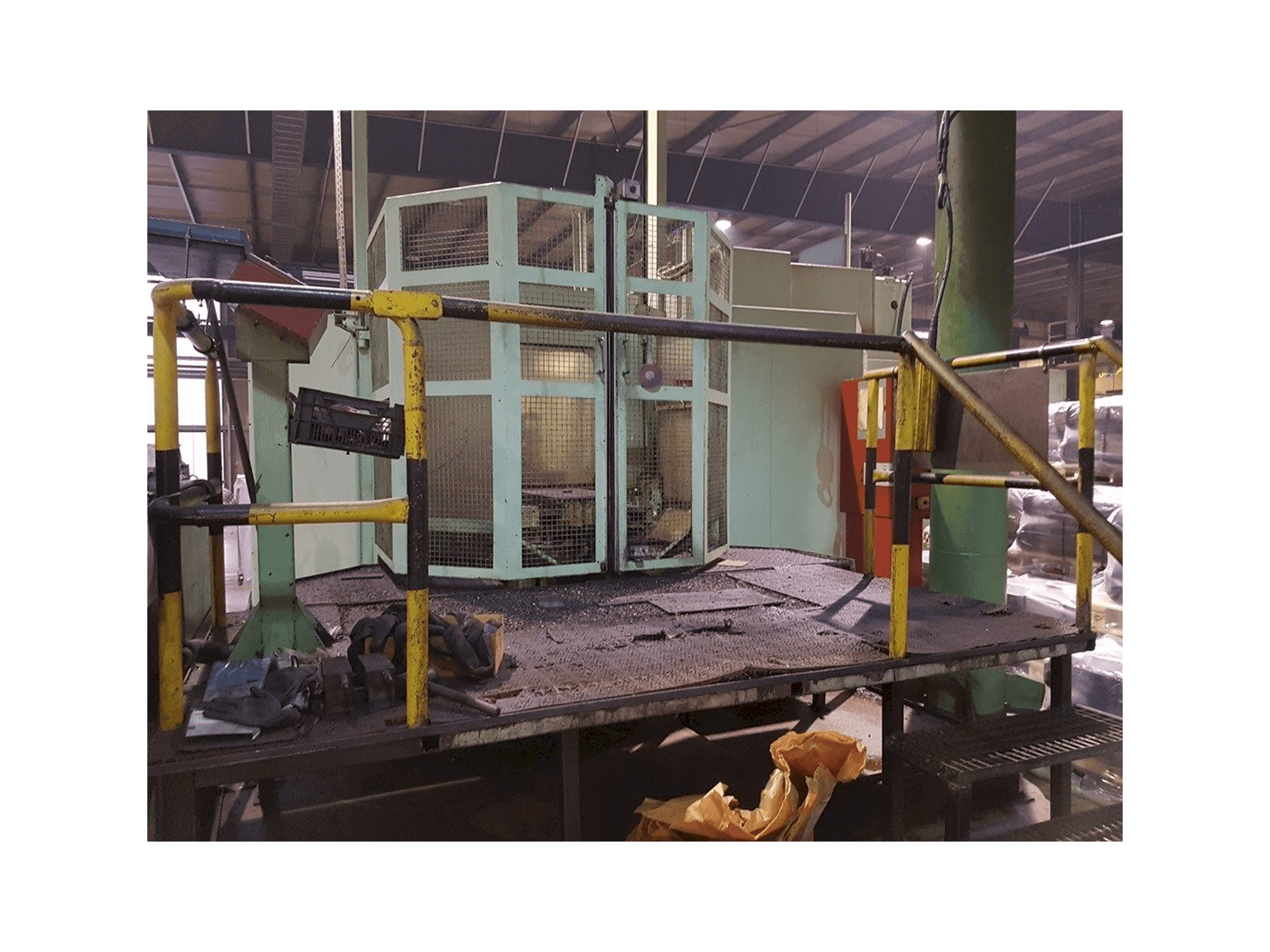 Vista frontal de la máquina HELLER BEA3