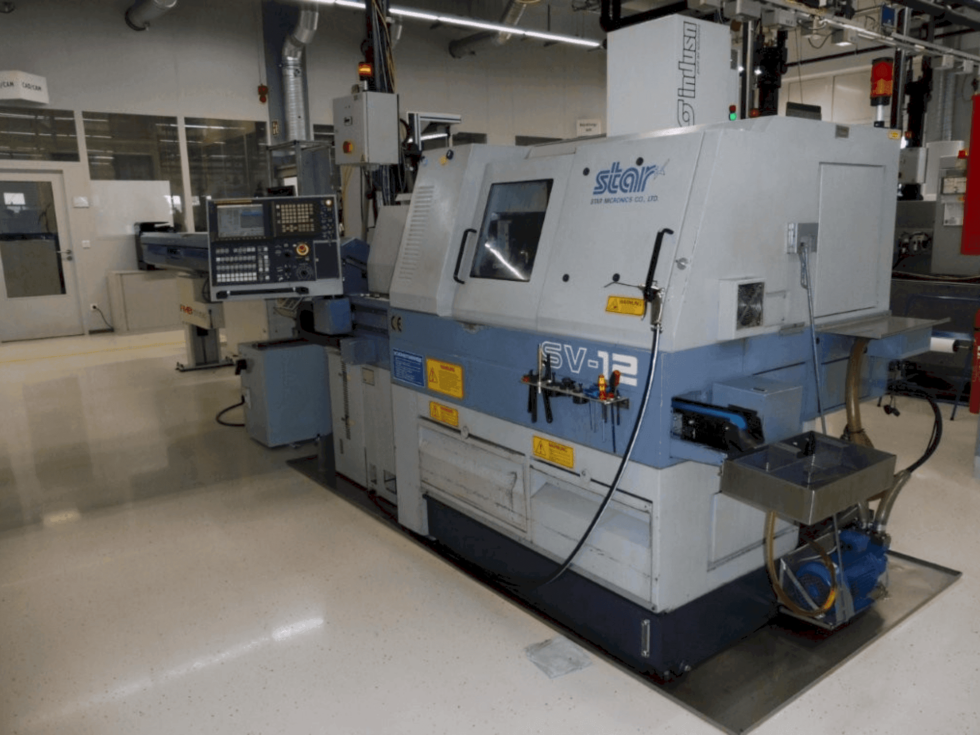 Vista frontal de la máquina STAR MICRONICS SV-12