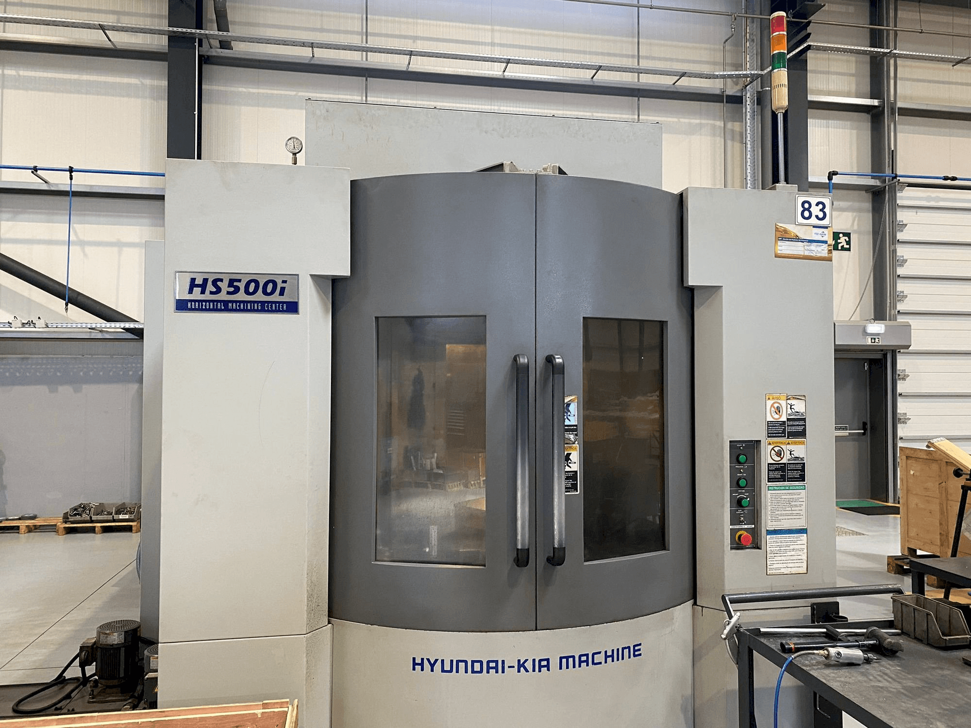 Vista frontal de la máquina Hyundai Kia HS500i