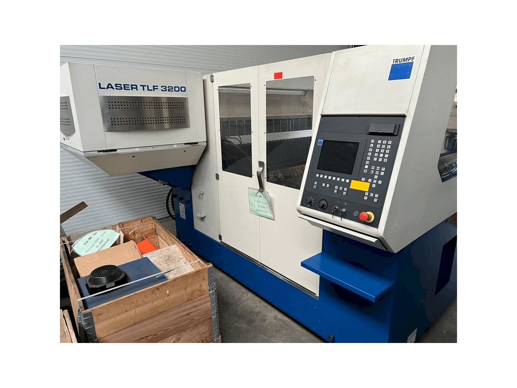 Vista frontal de la máquina Trumpf Trumatic L3030