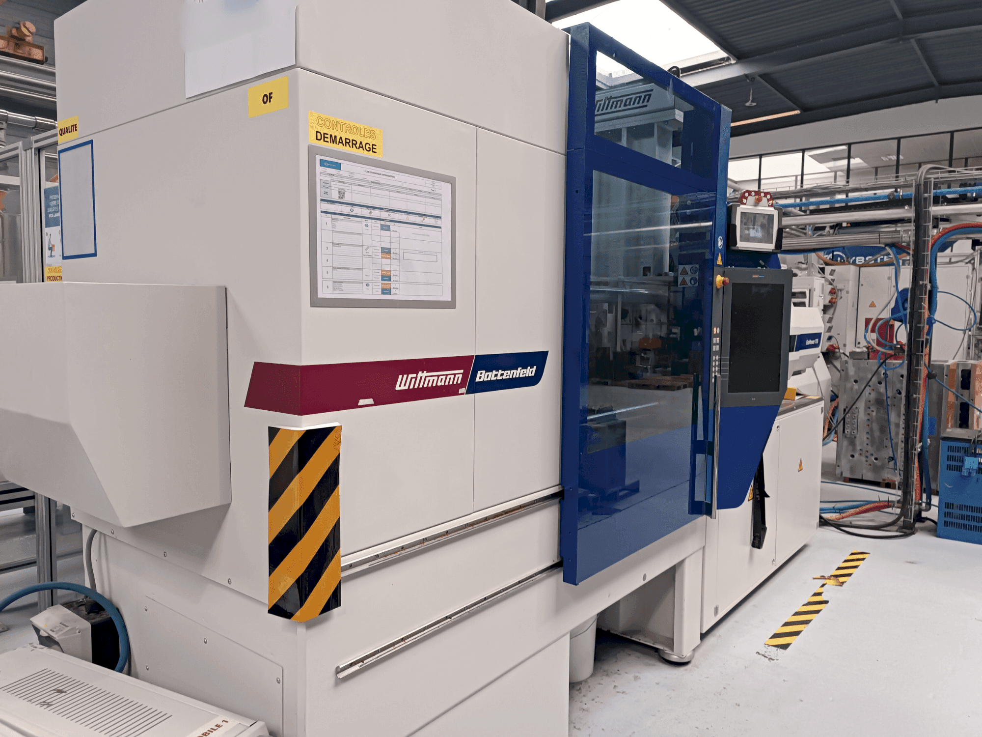 Vista frontal de la máquina Battenfeld Ecopower 110-130