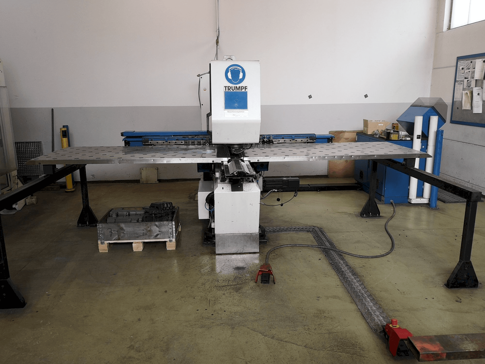 Vista frontal de la máquina Trumpf Trumatic 160R