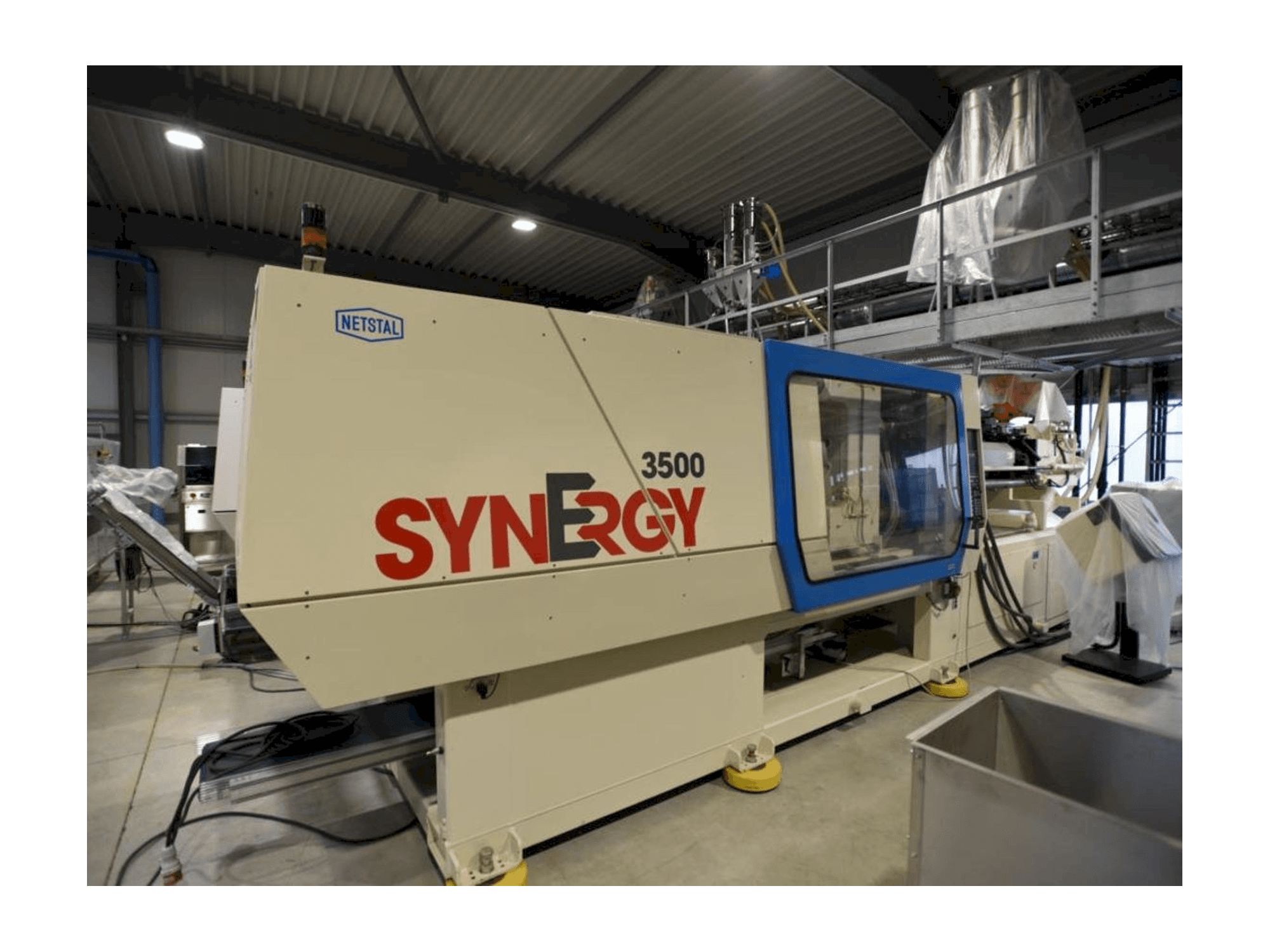 Vista frontal de la máquina Netstal SynErgy 3500-1700
