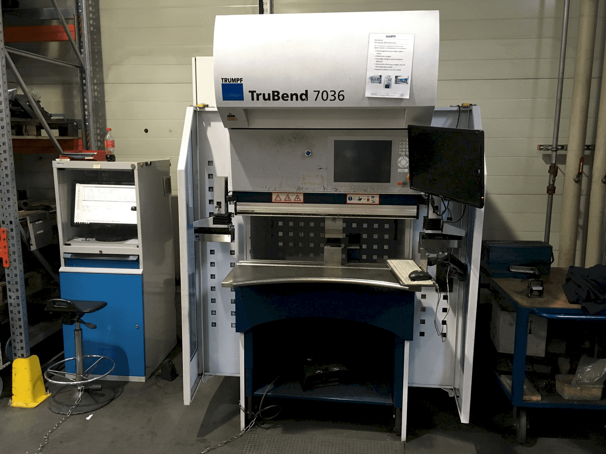 Vista frontal de la máquina Trumpf TruBend 7036
