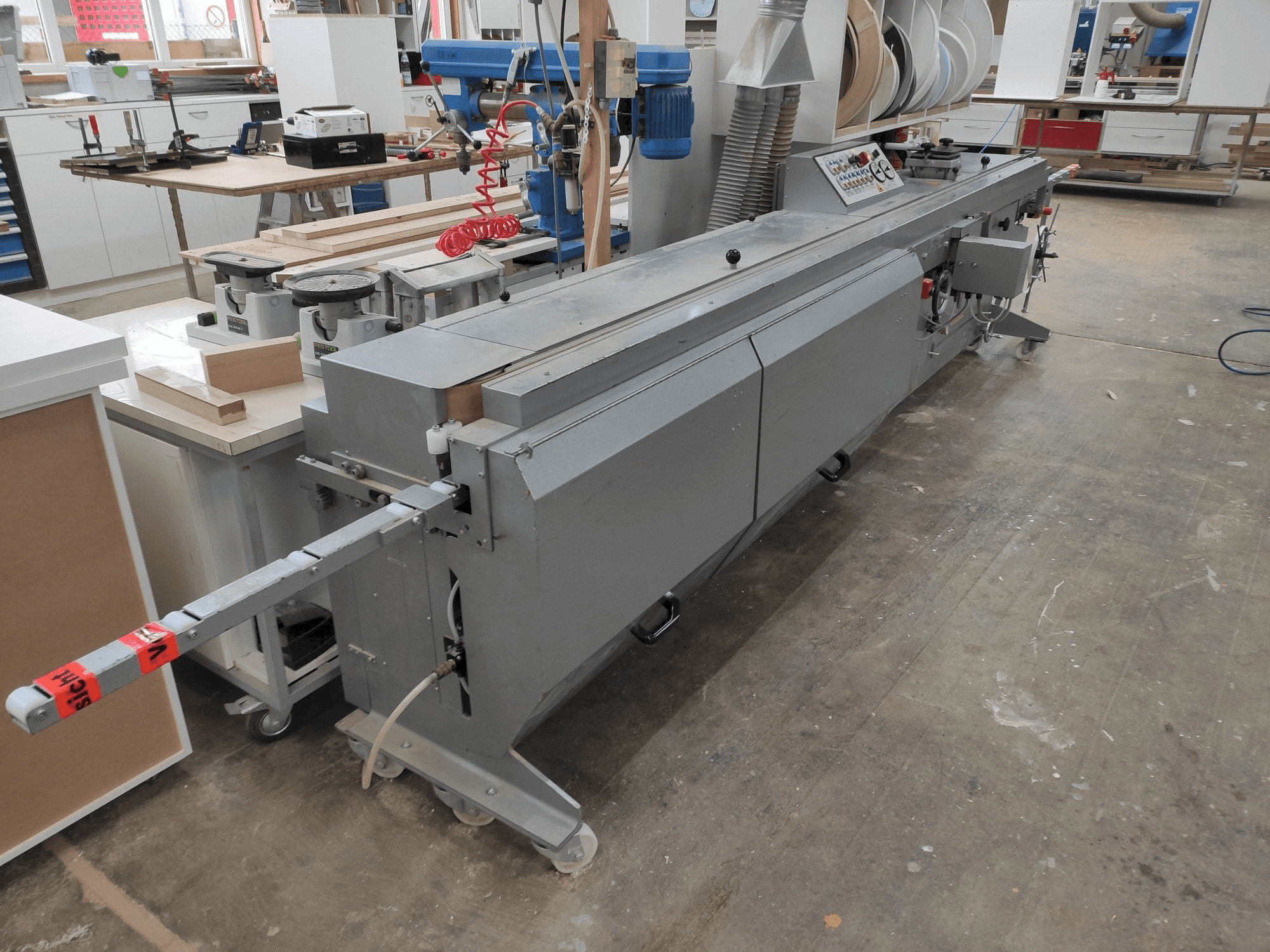 Vista frontal de la máquina BMS Blaich model C