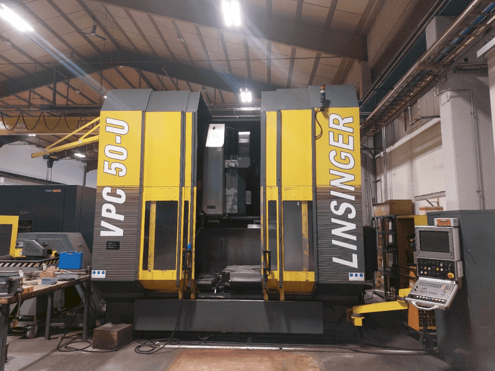 Vista frontal de la máquina AXA VPC 50U