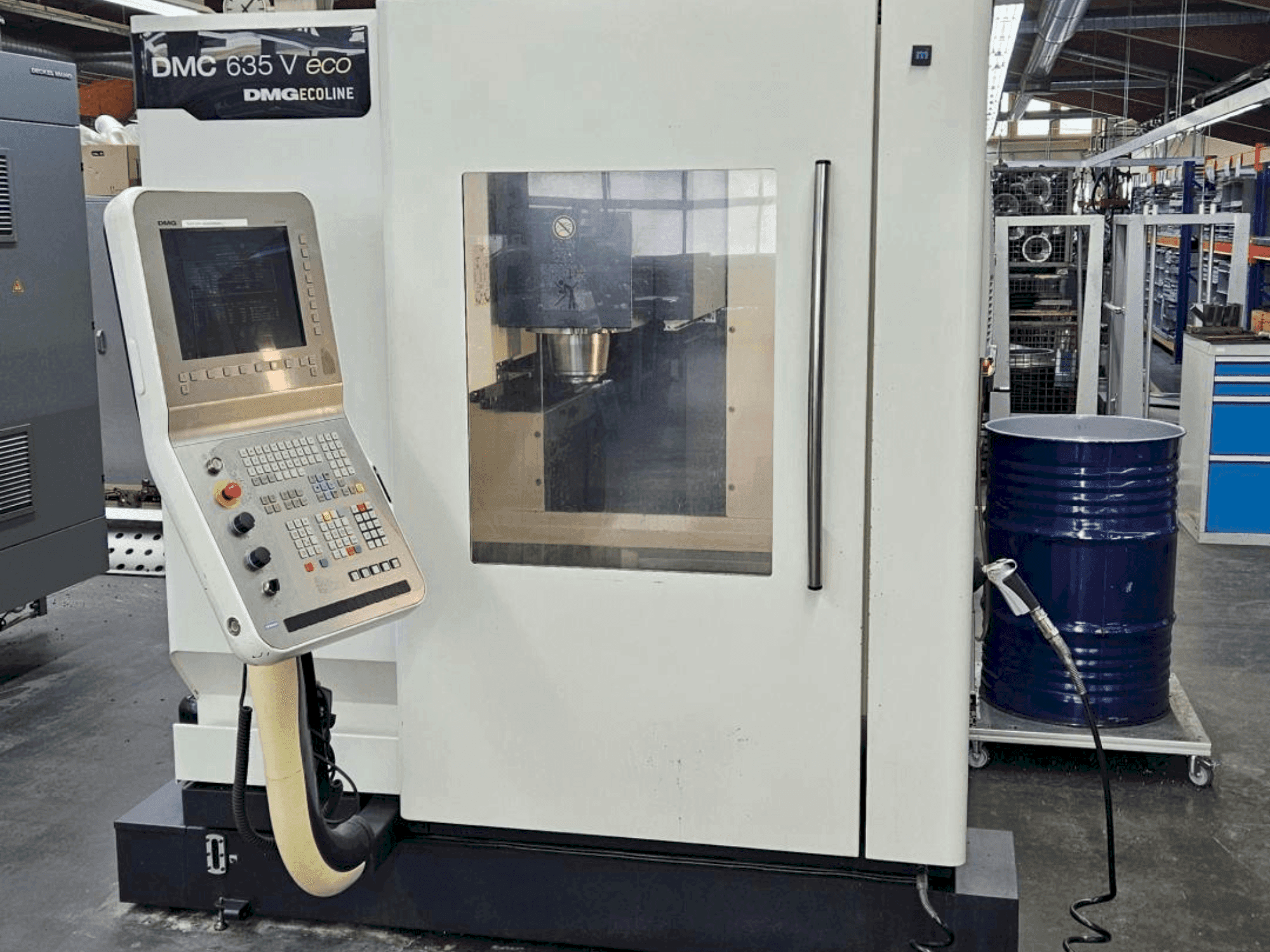 Vista frontal de la máquina DMG DECKEL MAHO DMC 635V eco