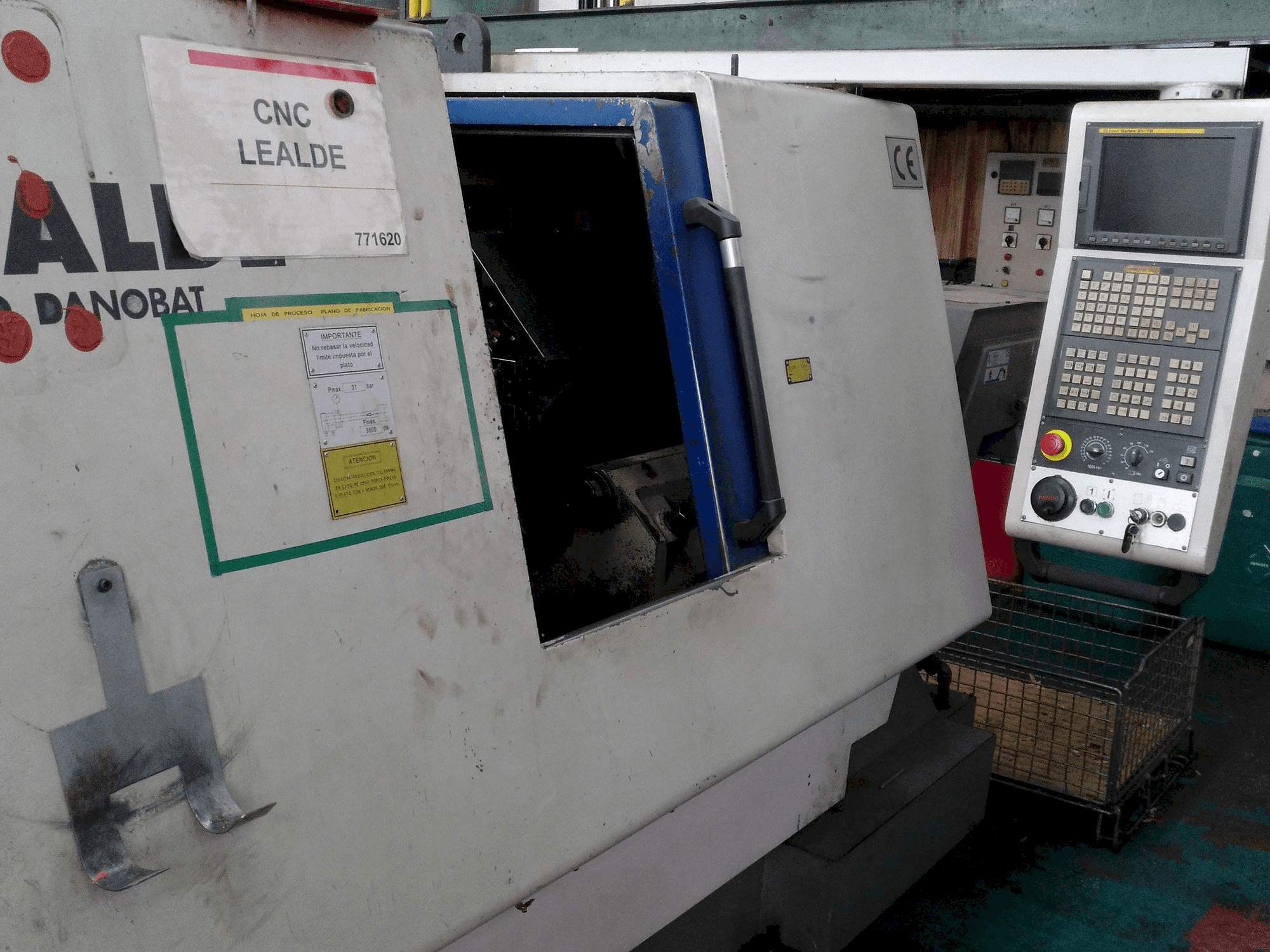 Vista frontal de la máquina Lealde TNC 10