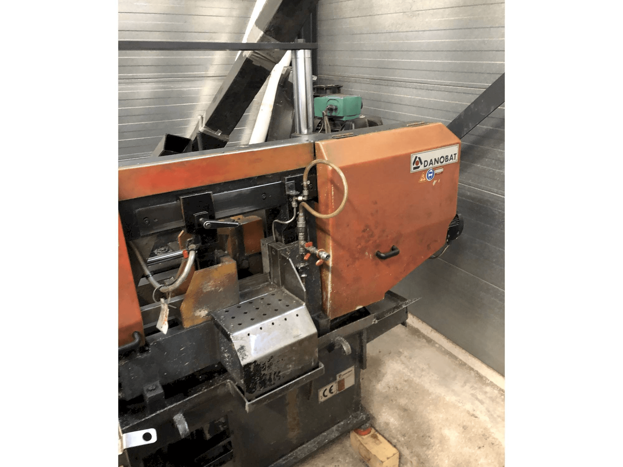 Vista frontal de la máquina DANOBAT CR 260 AF CN