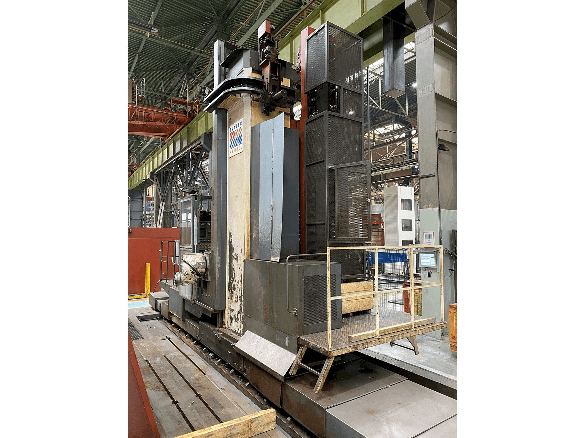 Vista frontal de la máquina Butler Elgamill