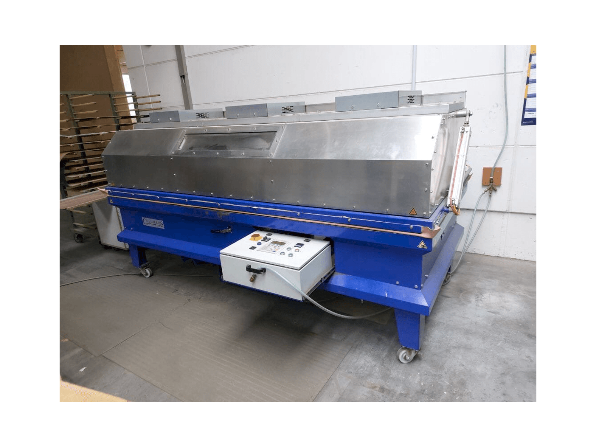 Vista frontal de la máquina Columbus MULTIMAT