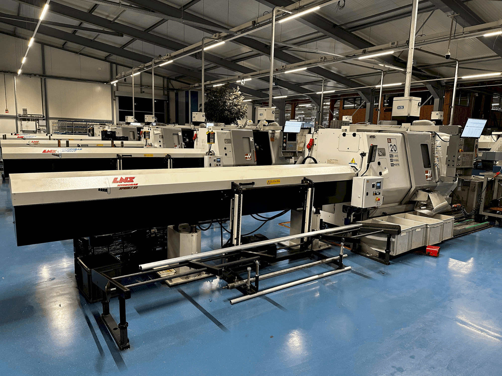Vista frontal de la máquina HAAS SL-20HE