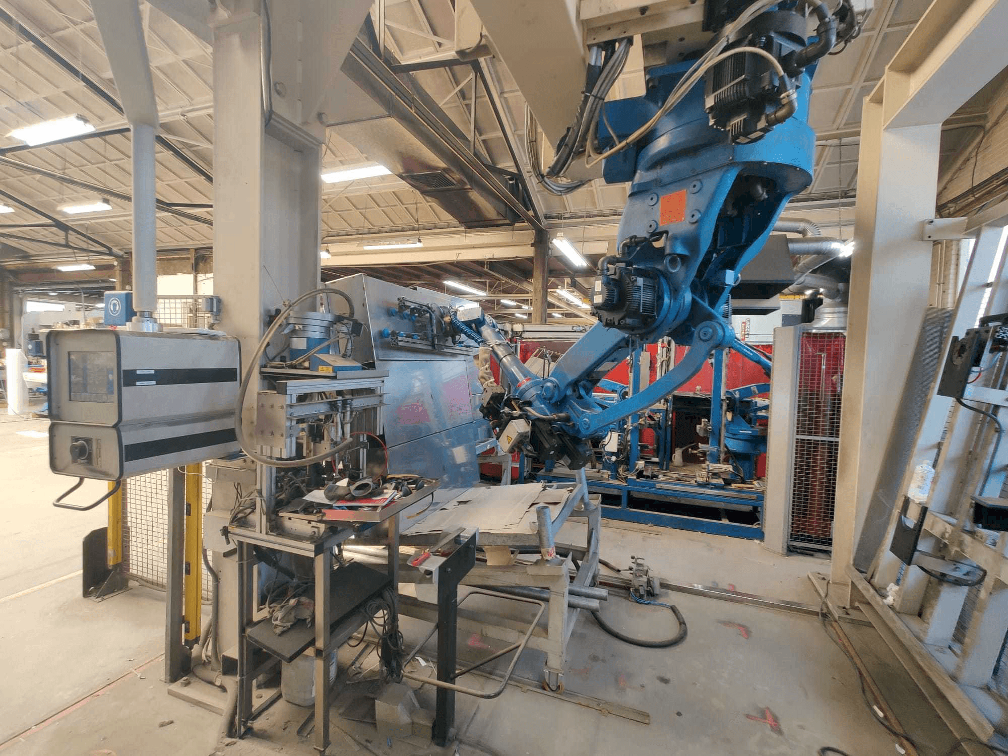 Vista frontal de la máquina Yaskawa YR-SK45-C000