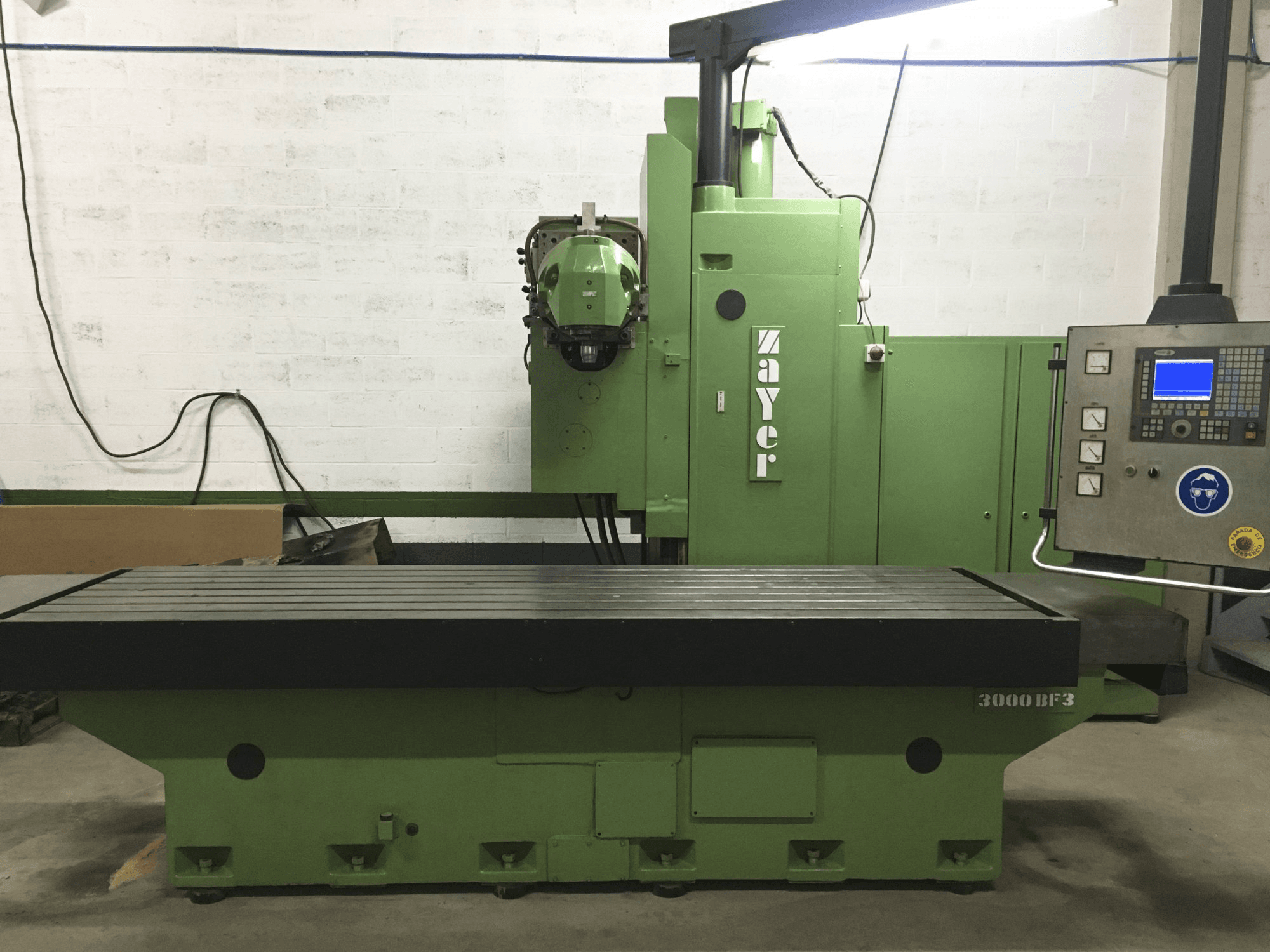 Vista frontal de la máquina Zayer 3000 BF3