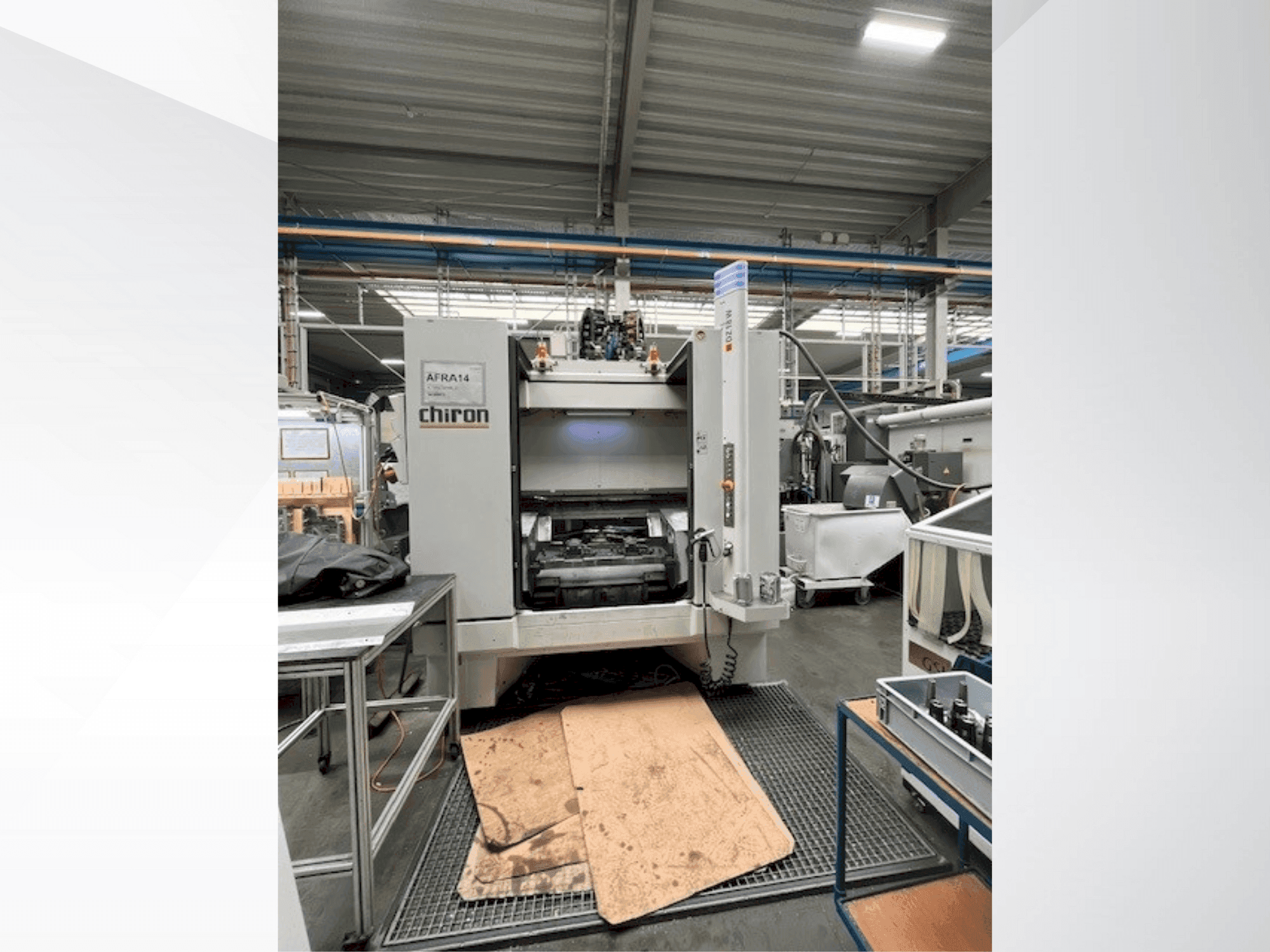 Vista frontal de la máquina CHIRON DZ 18 W