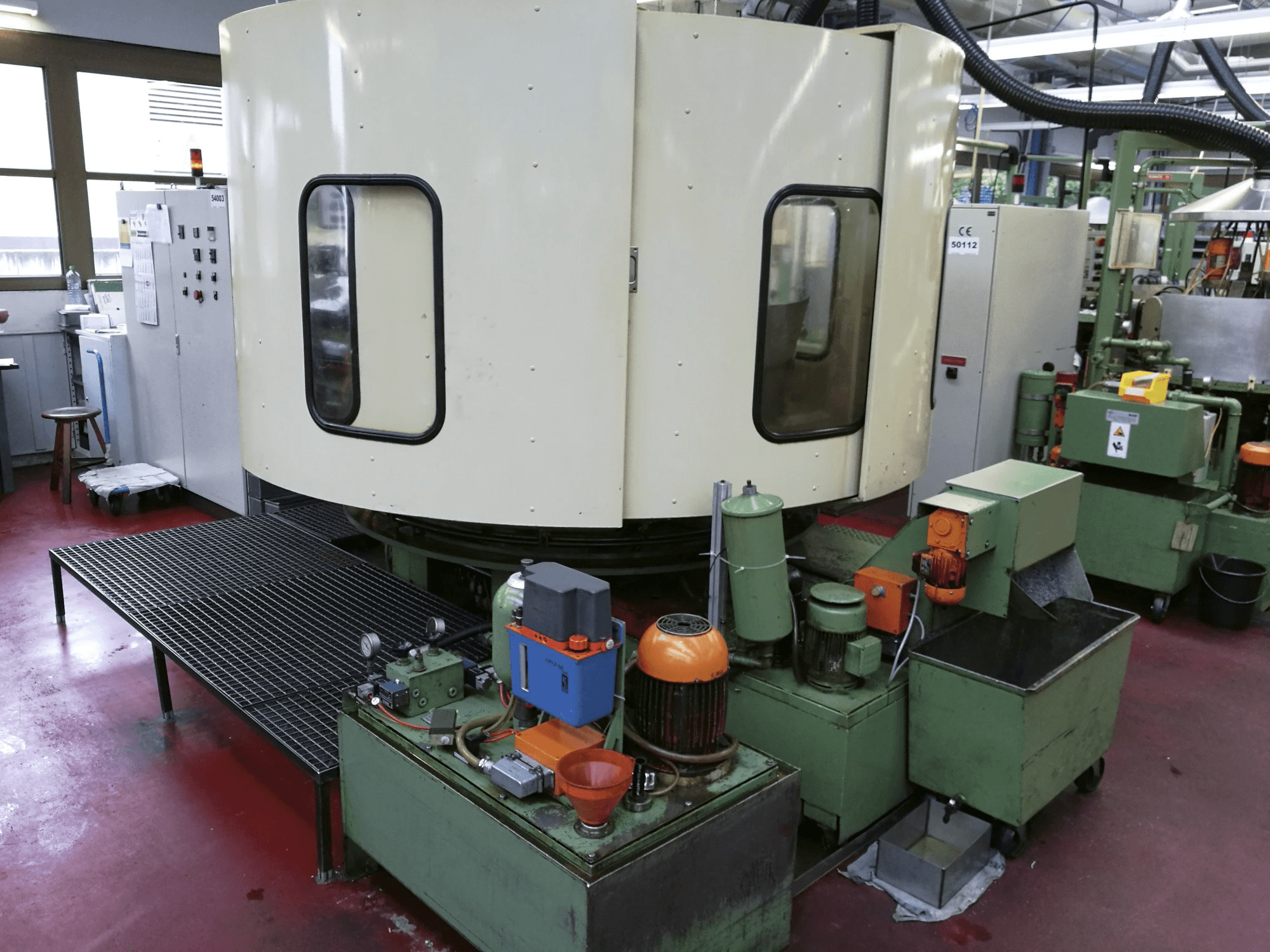 Vista frontal de la máquina RIS-INGOLD Rismatic 151G-12