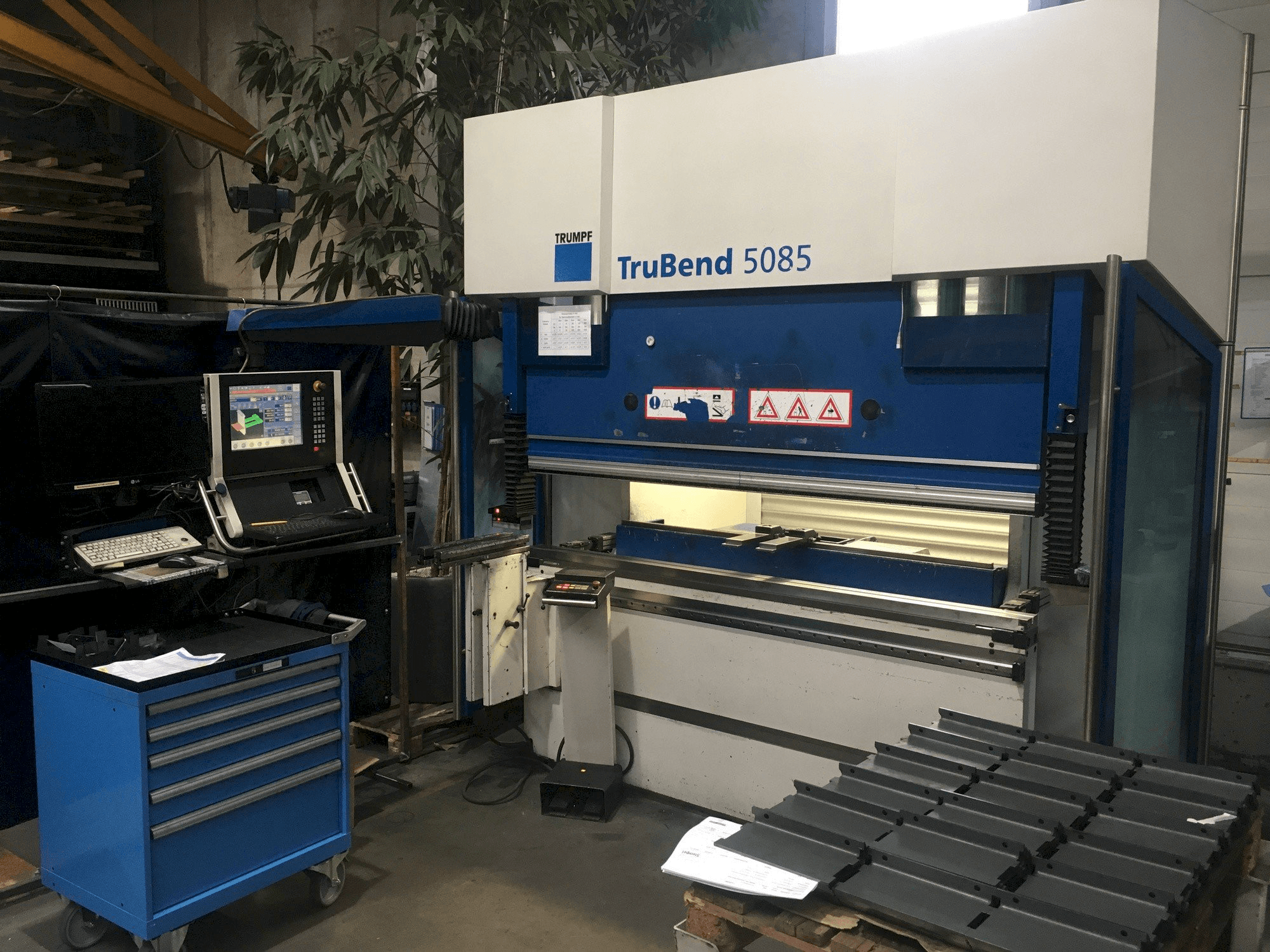 Vista derecha de la máquina Trumpf TruBend 5085X