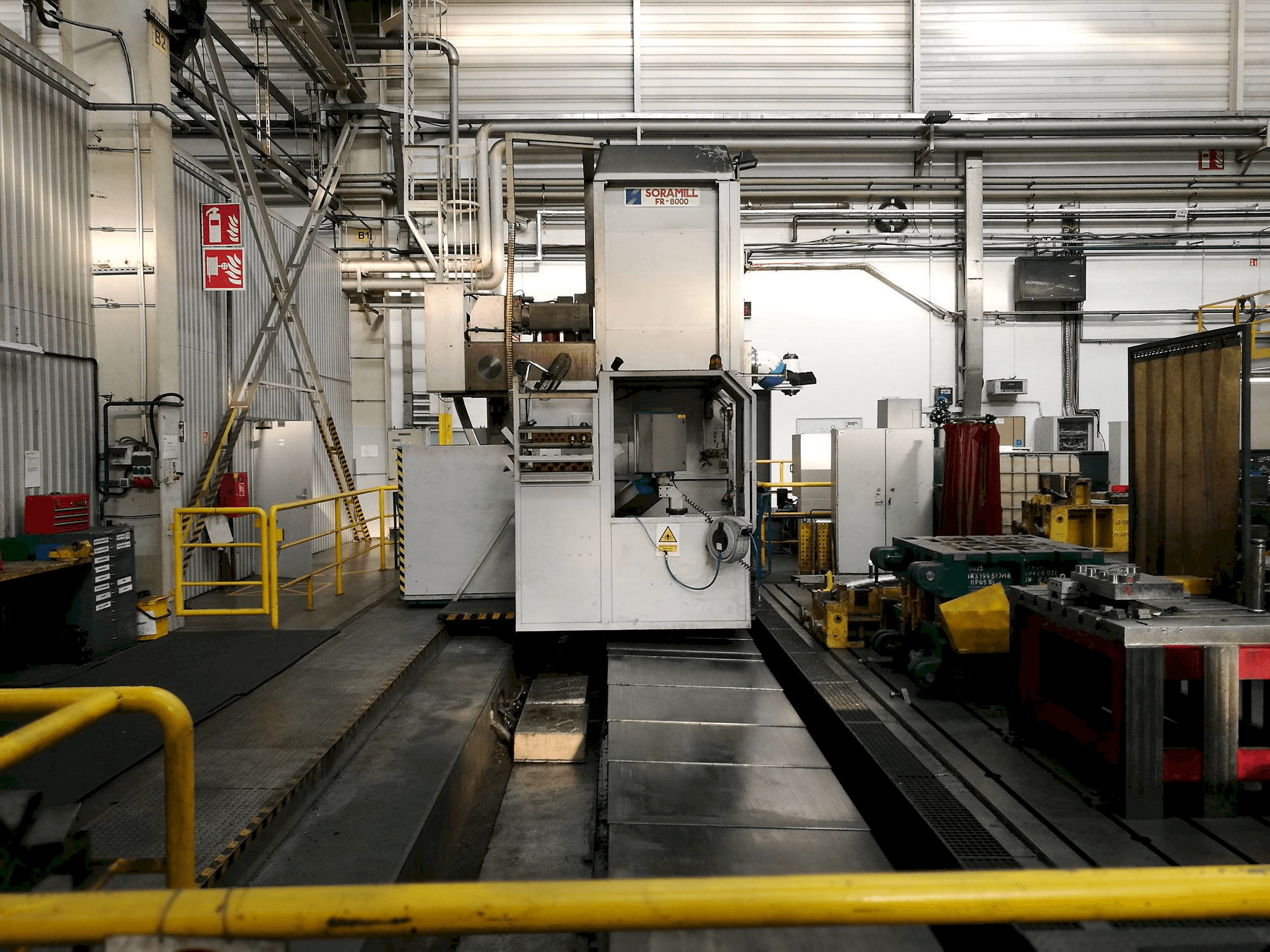 Vista frontal de la máquina Soraluce FR-8000