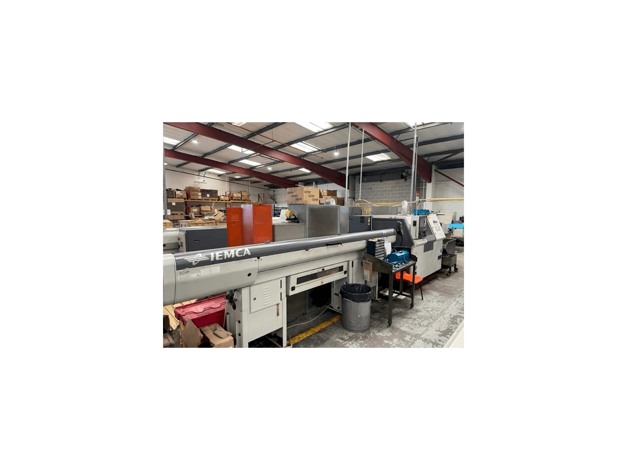 Vista frontal de la máquina Miyano BNA-42MSY2