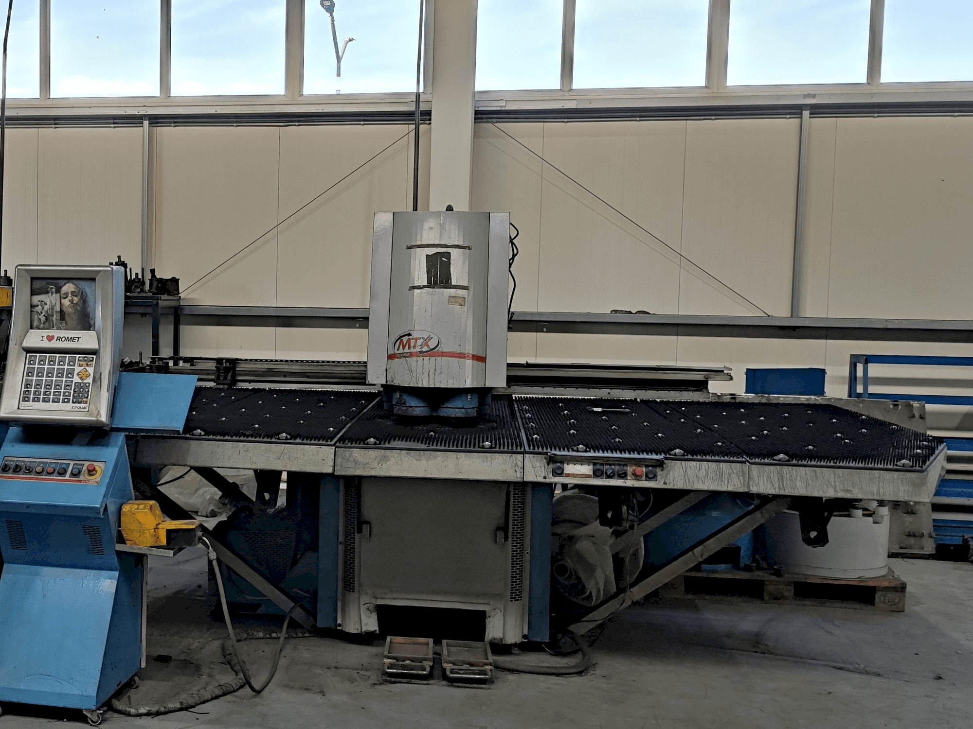 Vista frontal de la máquina Euromac MTX INDEX