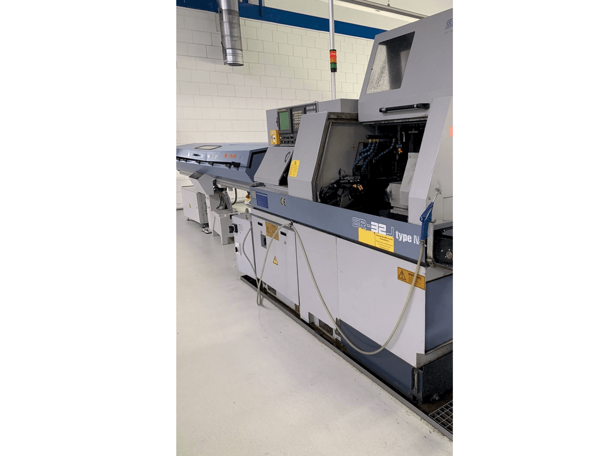 Vista frontal de la máquina Star SR-32J type N