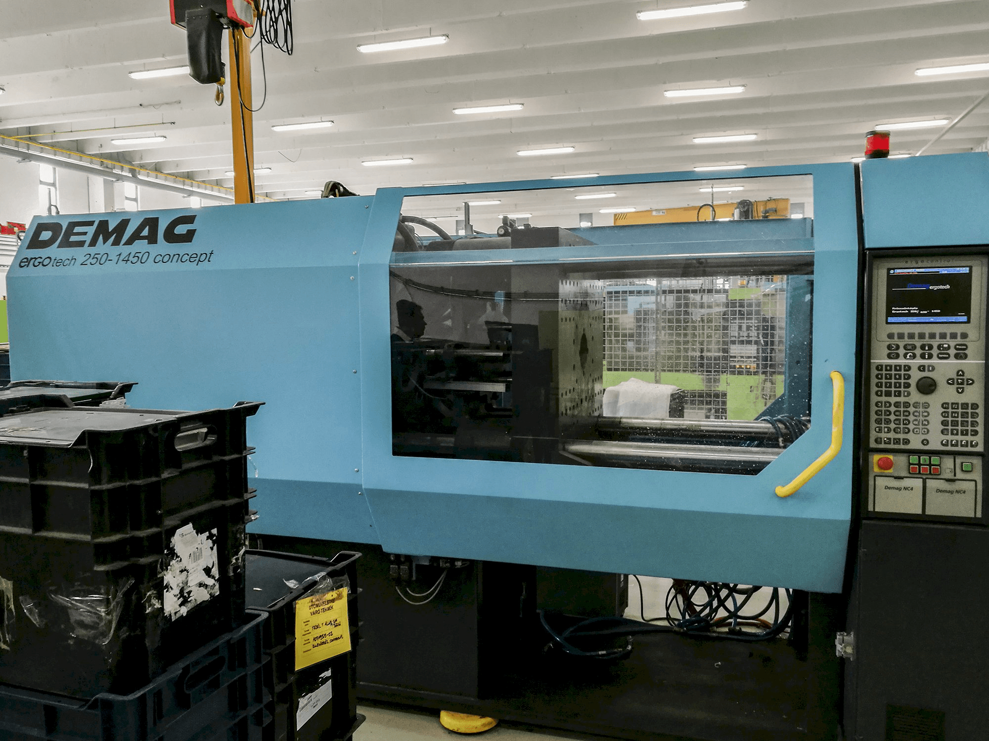 Vista frontal de la máquina DEMAG Ergotech concept 2500-1450