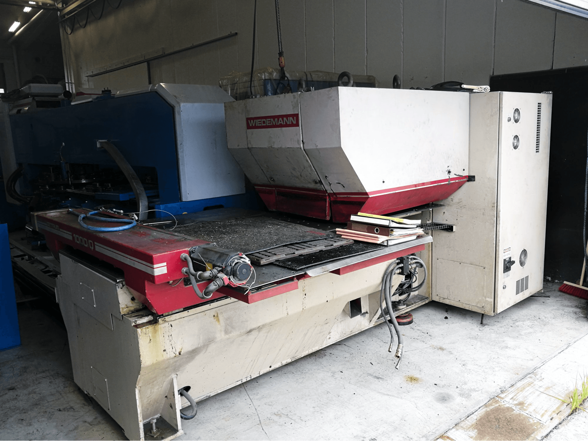 Vista derecha 1 de la máquina Murata Wiedemann C-1000