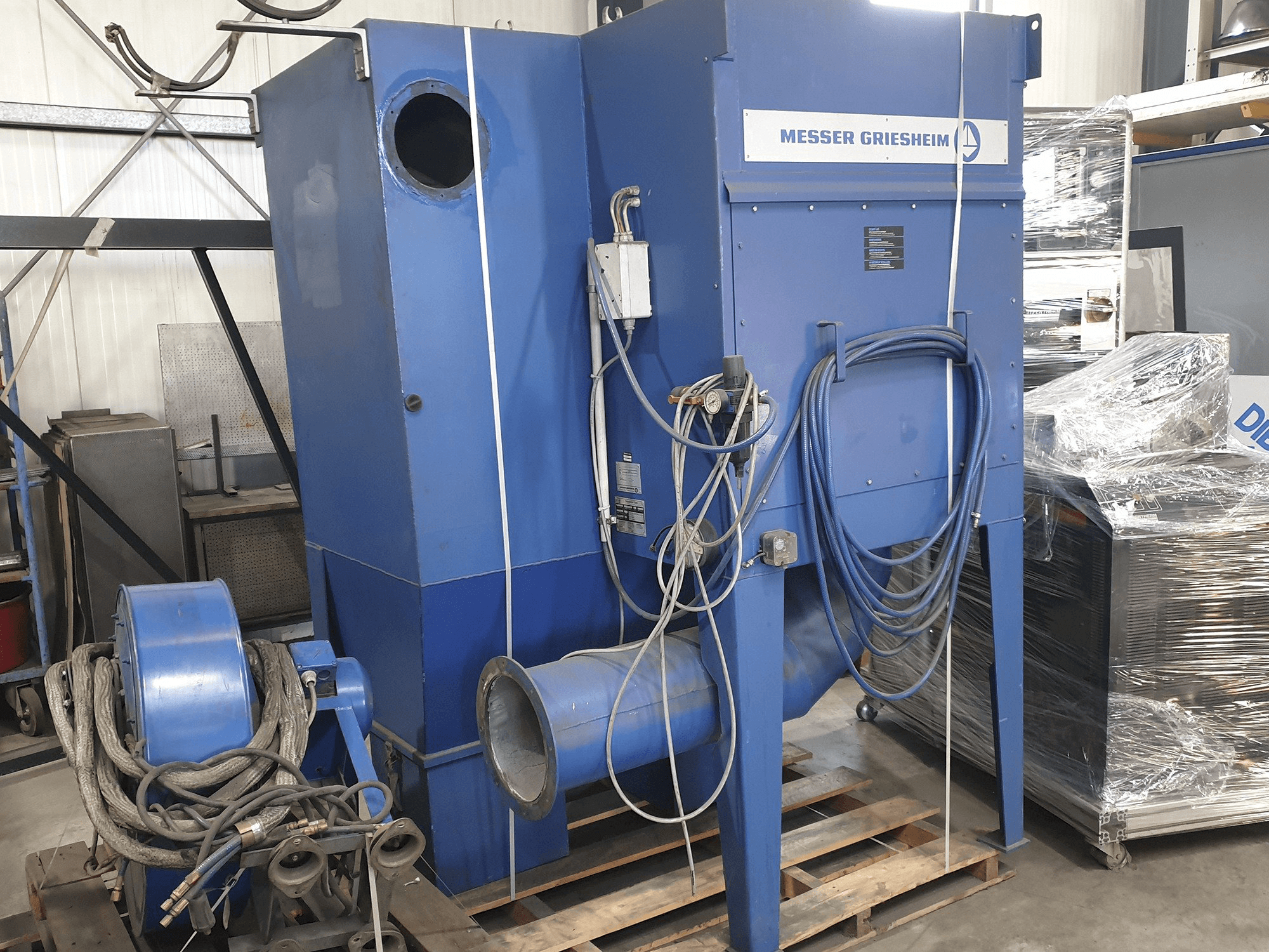 Vista frontal de la máquina Messer Griesheim CORTA PS 3100