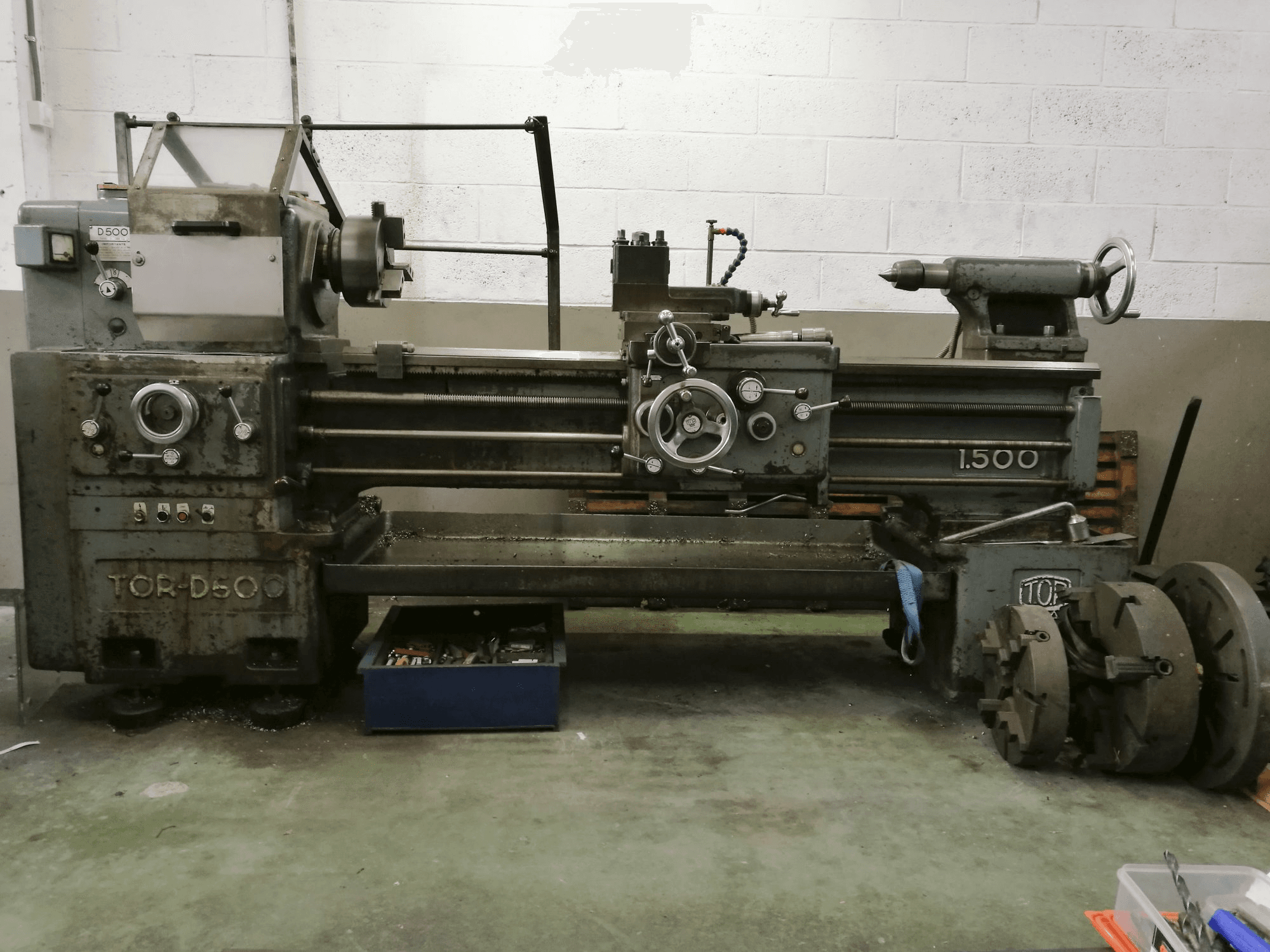 Vista frontal de la máquina TOR D-500