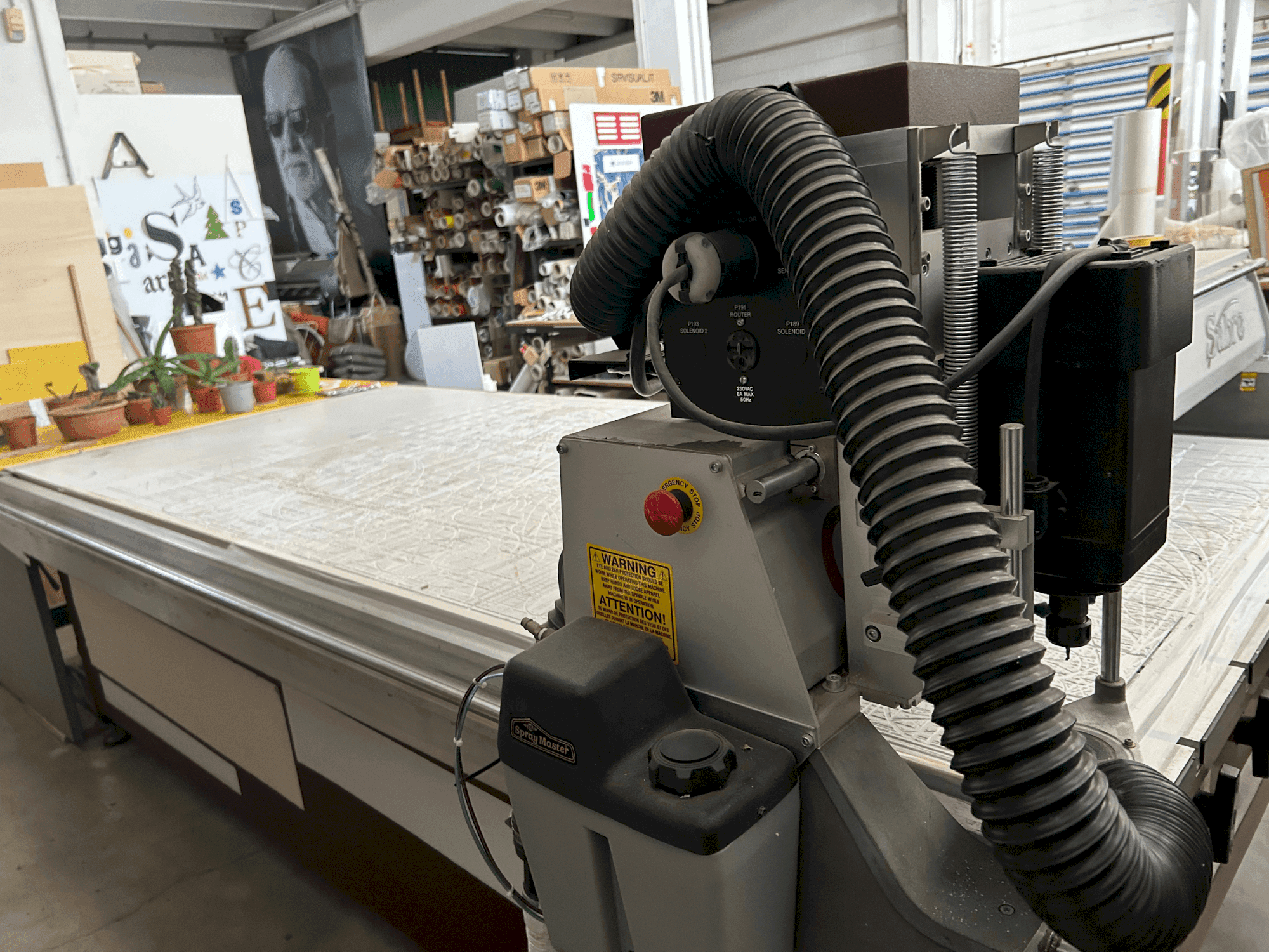 Vista frontal de la máquina Gerber Sabre 408