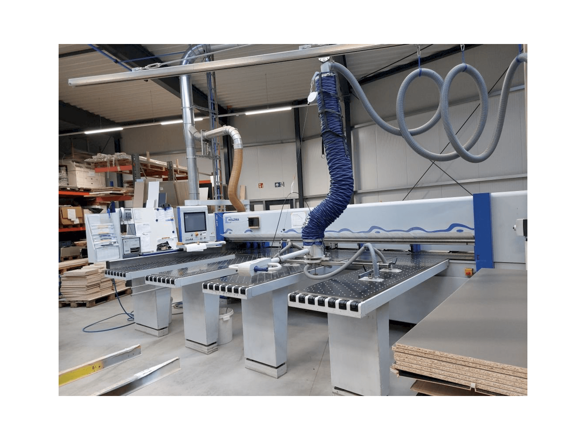 Vista frontal de la máquina HOLZMA HPP 380