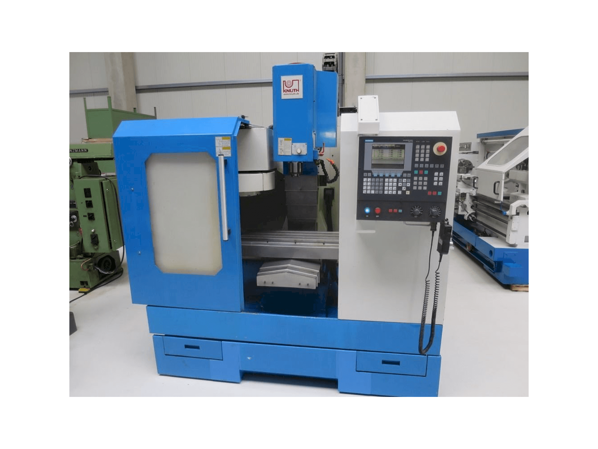 Vista frontal de la máquina KNUTH EcoMill 350