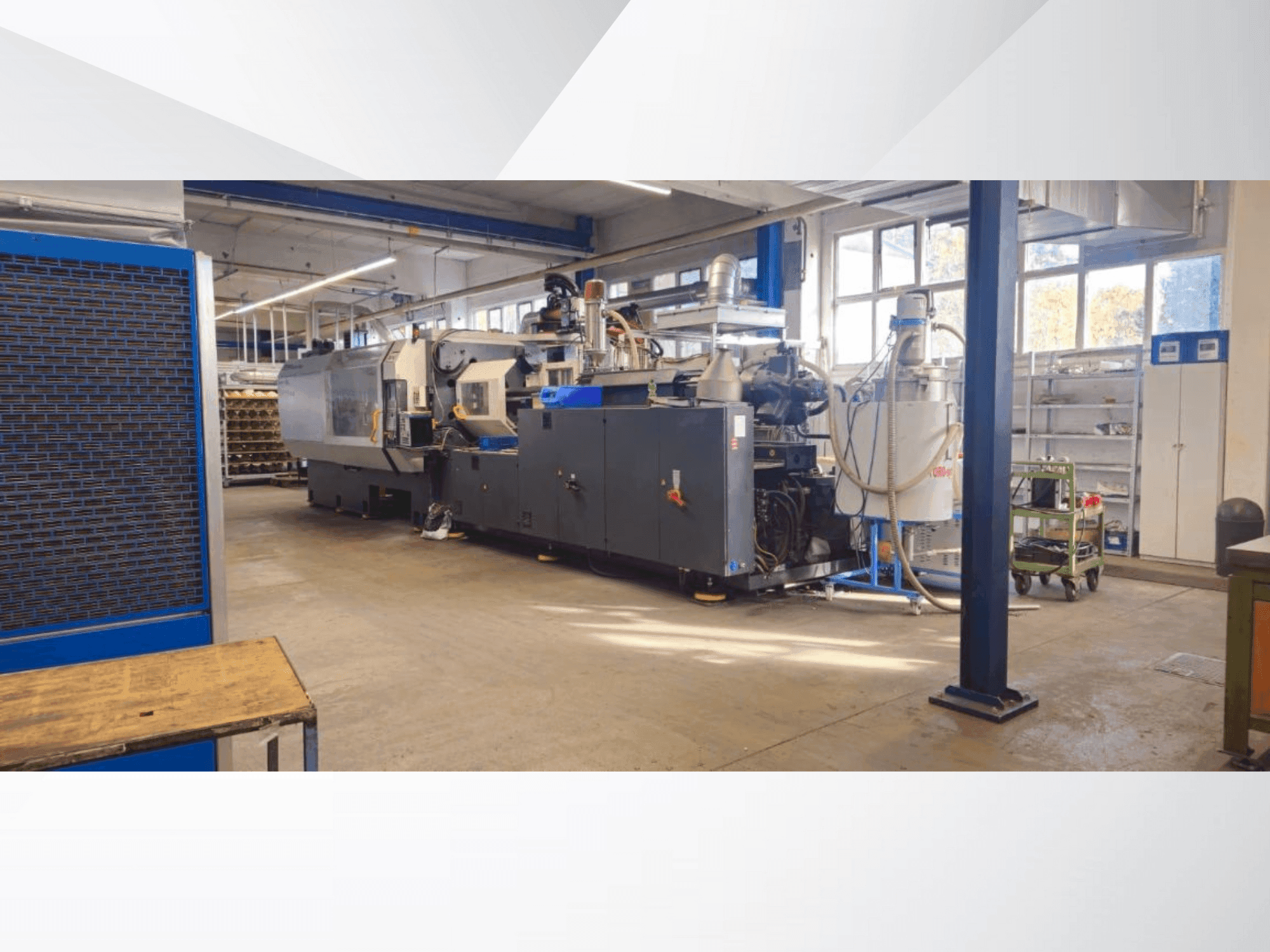 Vista frontal de la máquina DEMAG System 650 / 1000-3300