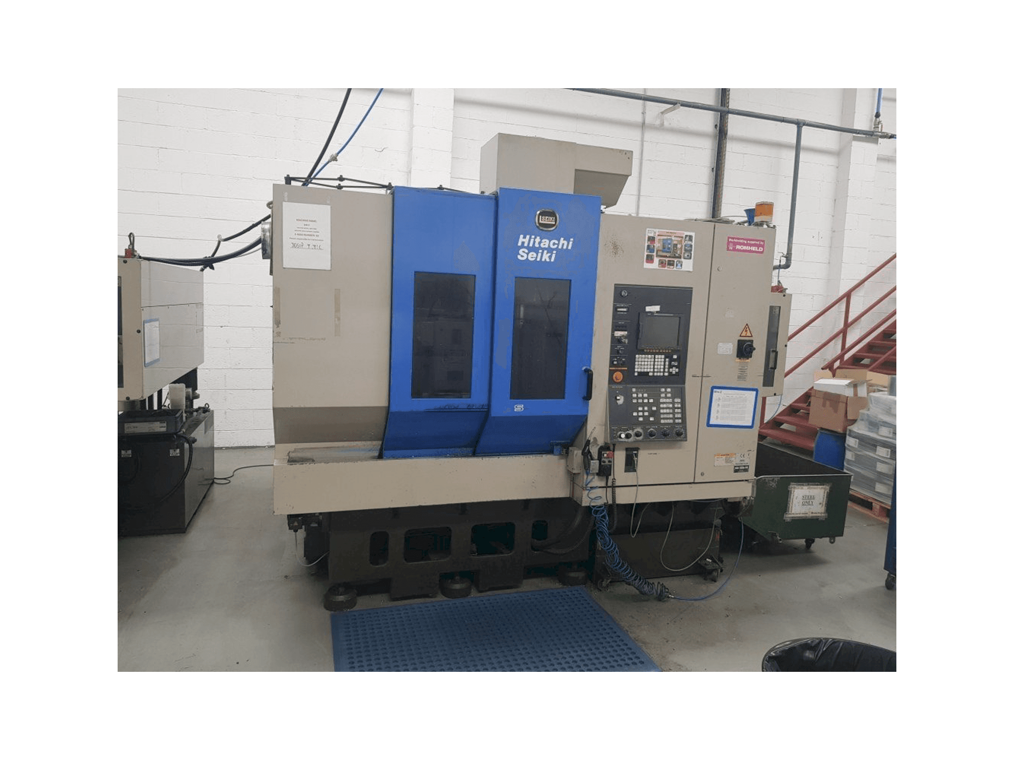 Vista frontal de la máquina HITACHI SEIKI VS50