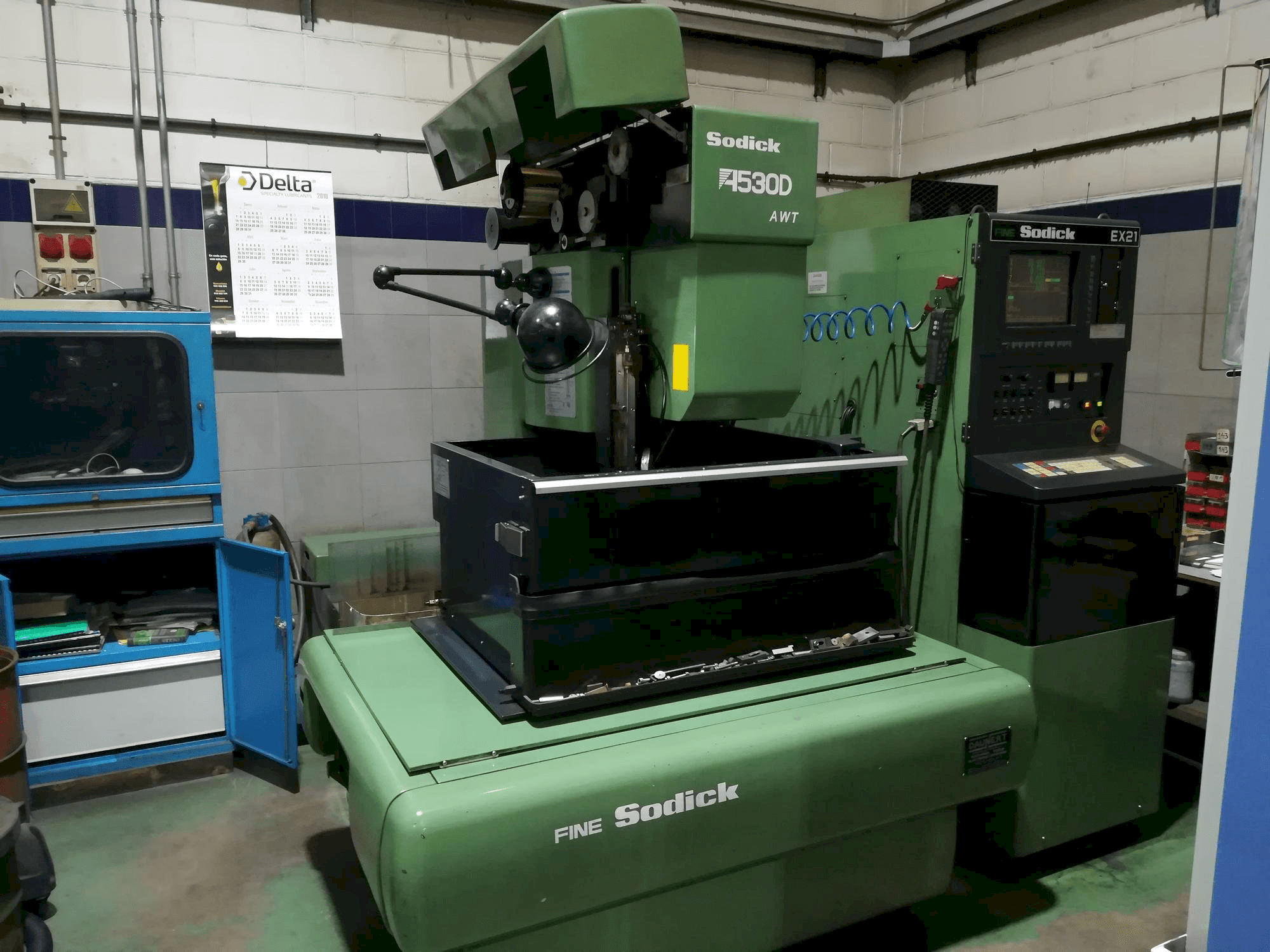 Vista frontal de la máquina Sodick A-530D