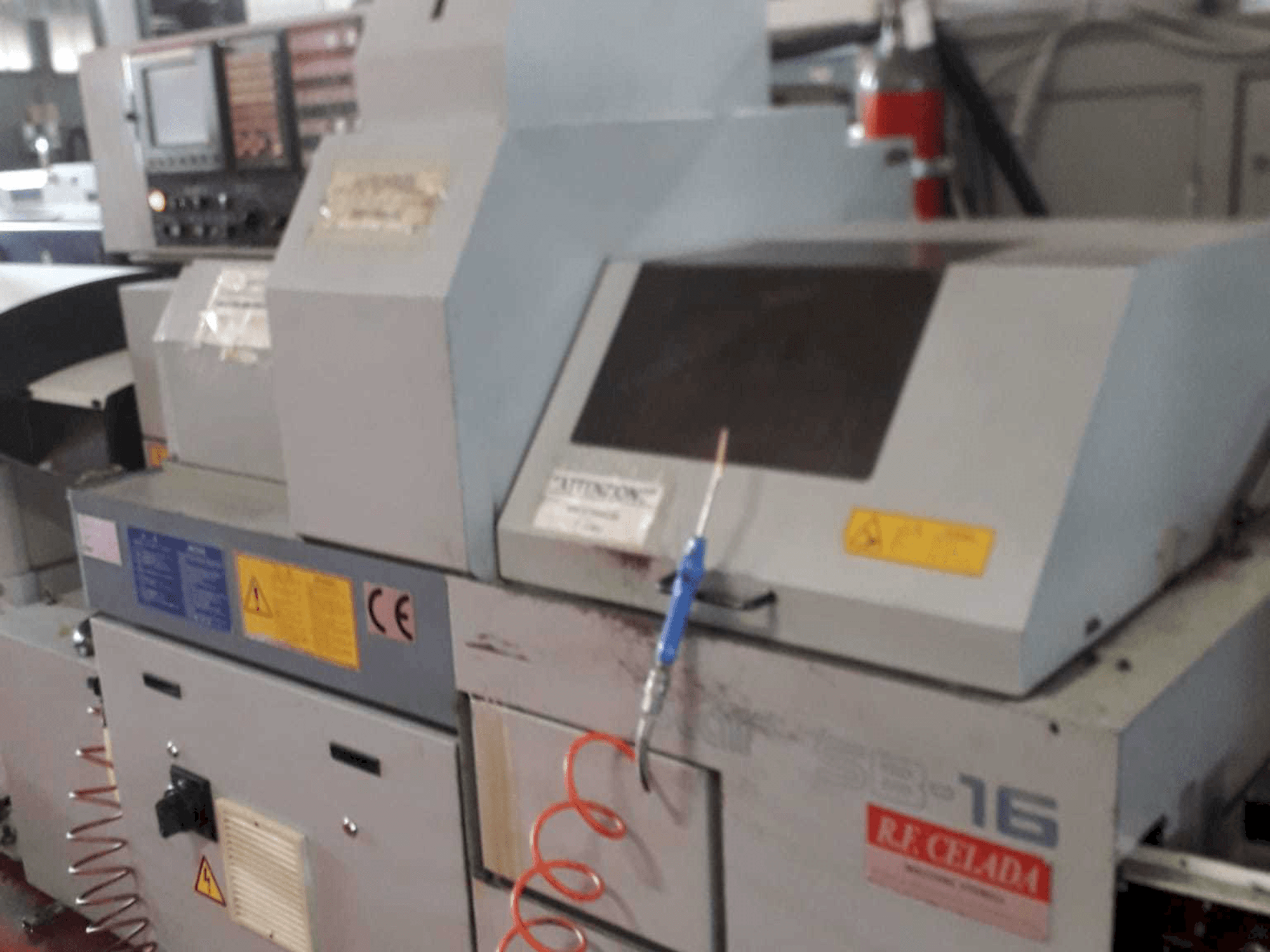 Vista frontal de la máquina Star SB -16