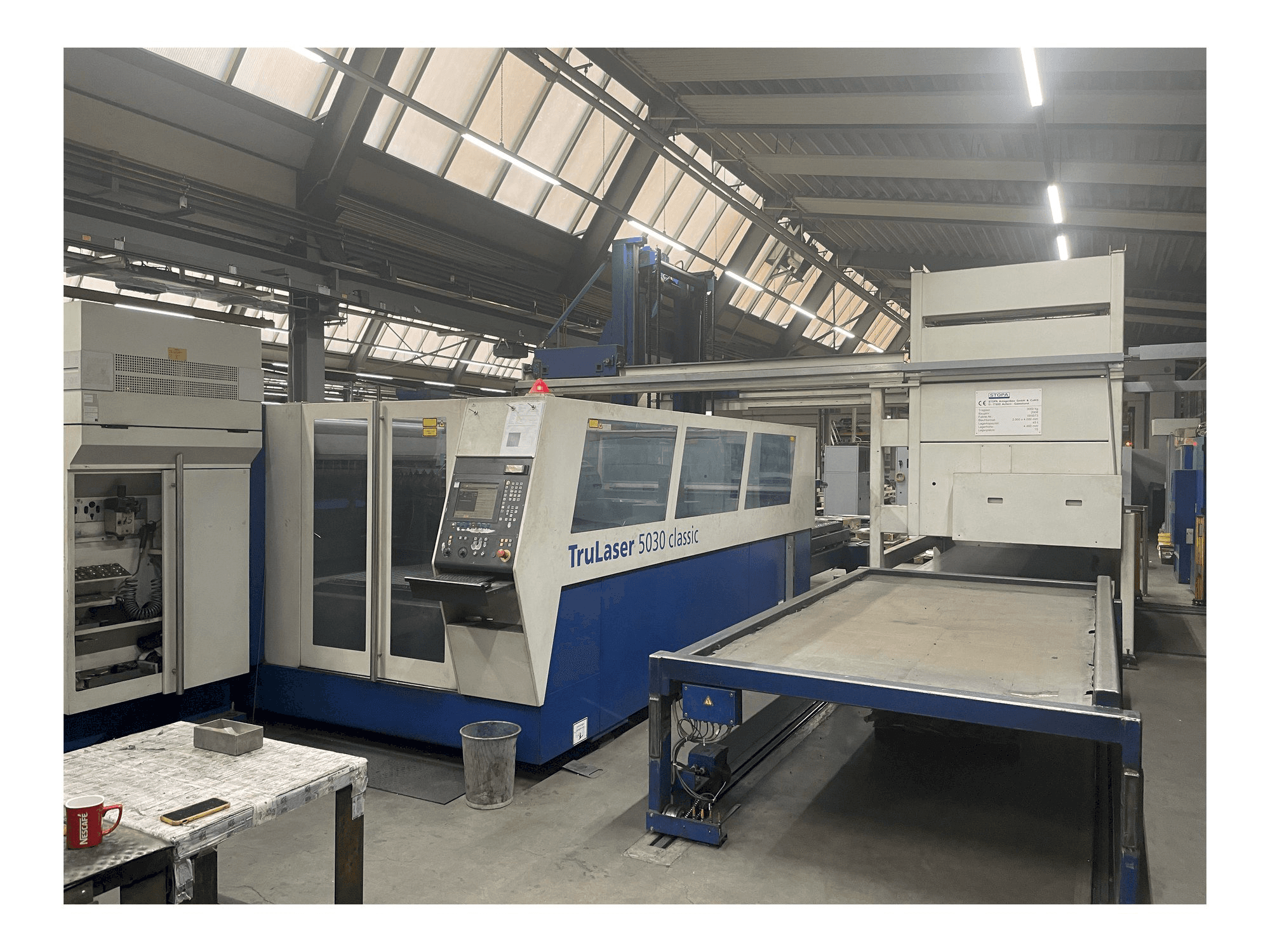 Vista derecha de la máquina Trumpf L5030 Classic + Pallet Master