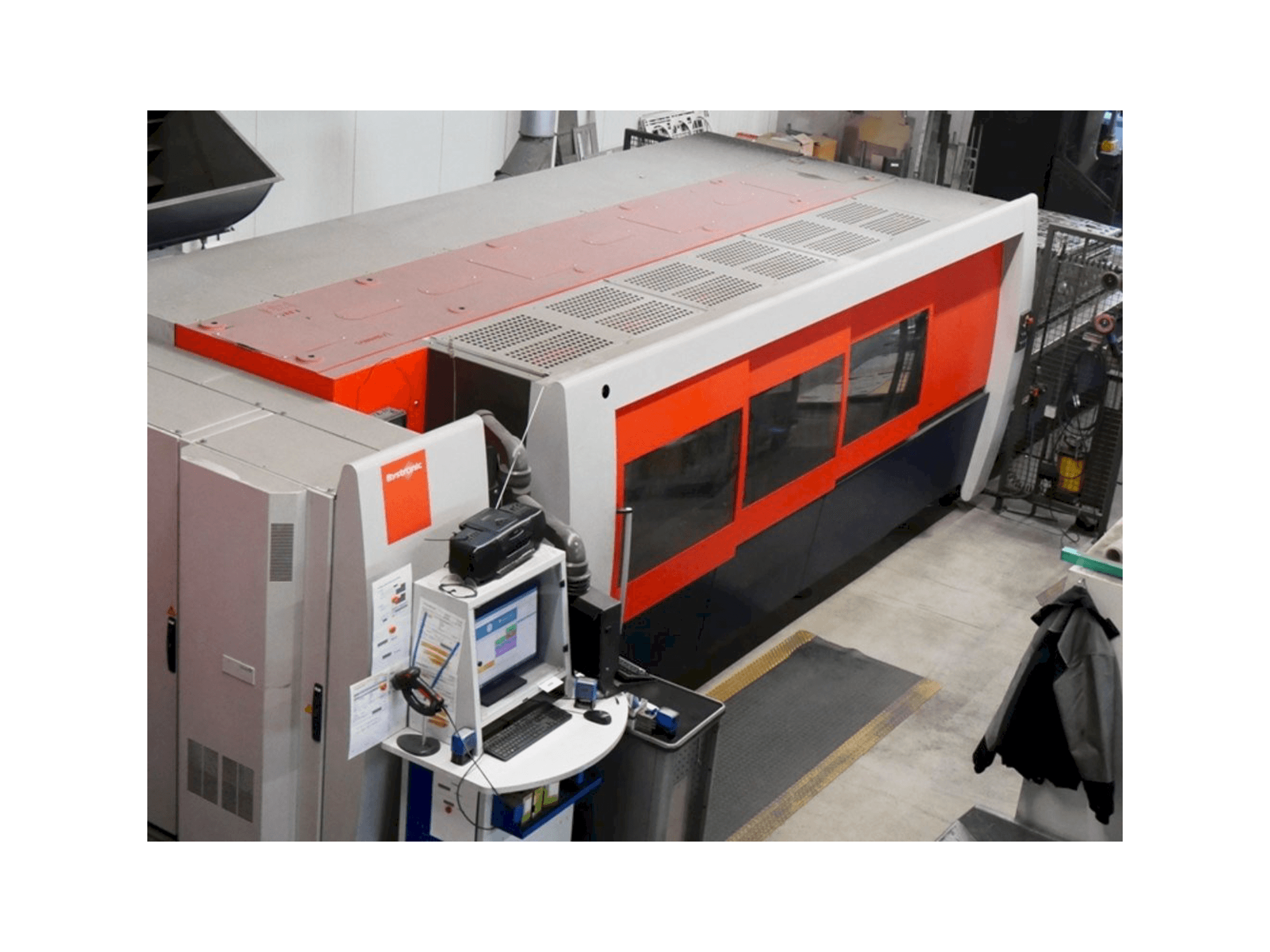 Vista lateral izquierda de la máquina Bystronic BySpeed Pro