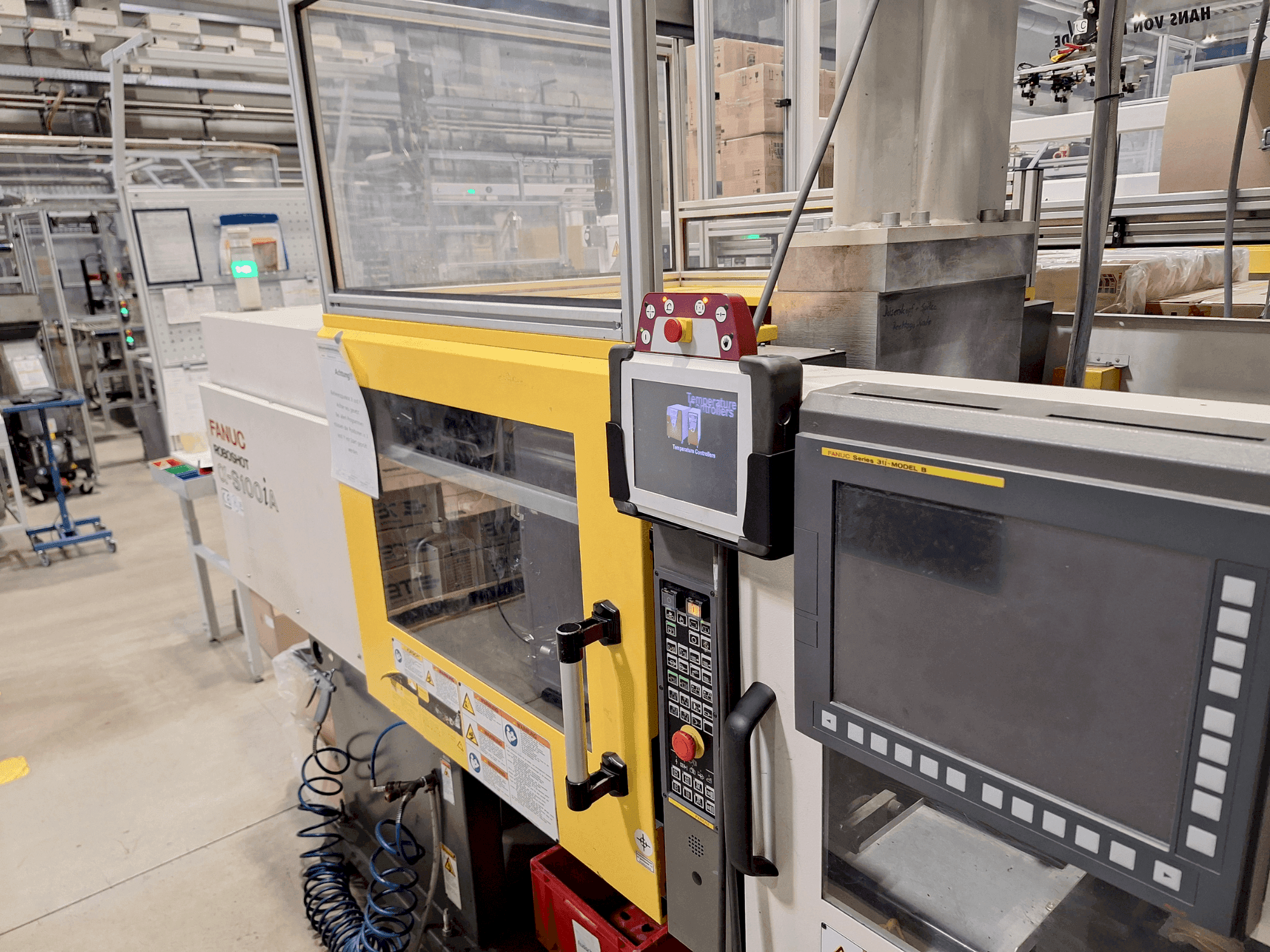 Vista frontal de la máquina FANUC Roboshot S100iA