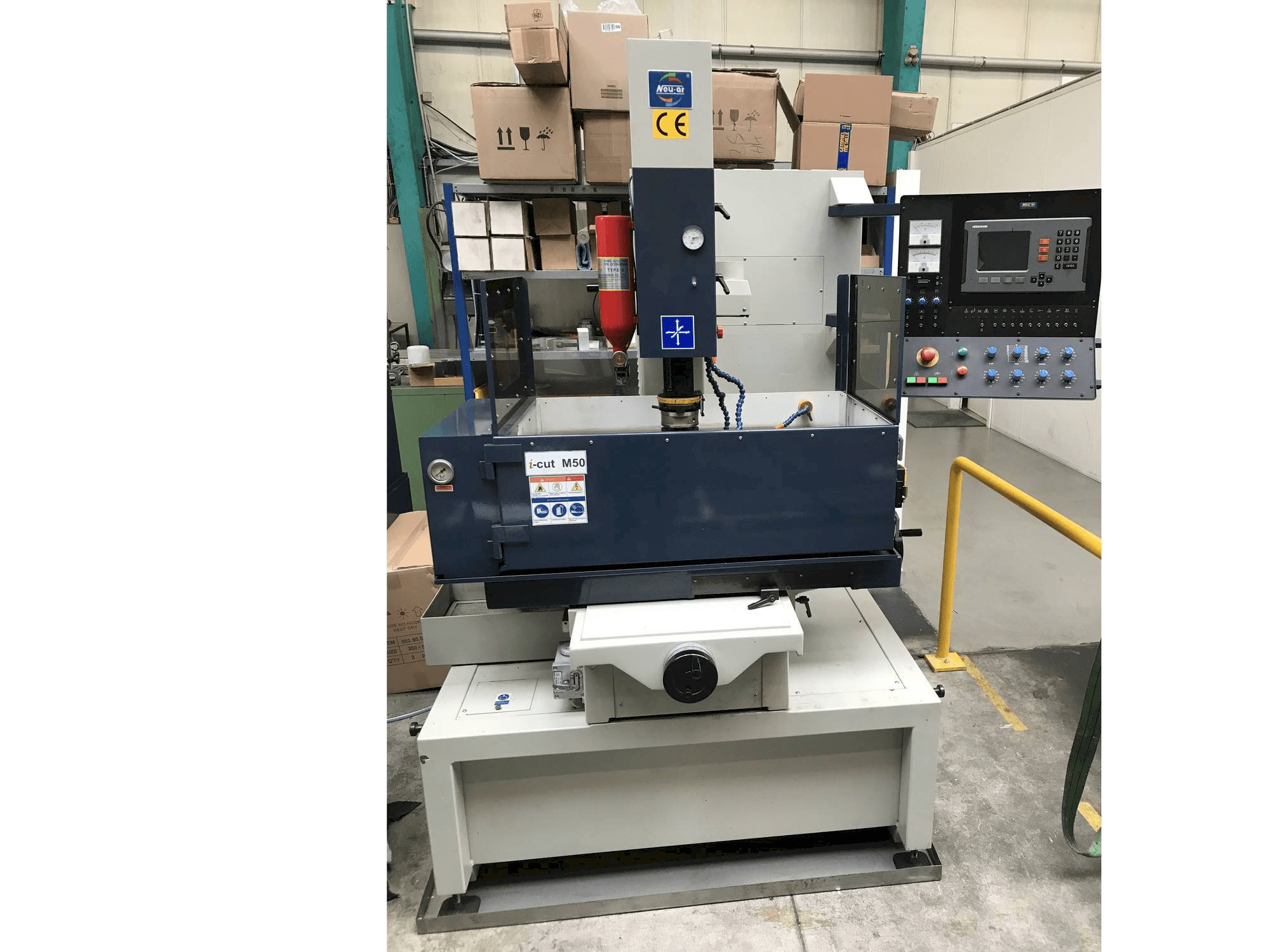 Vista frontal de la máquina i-cut M50