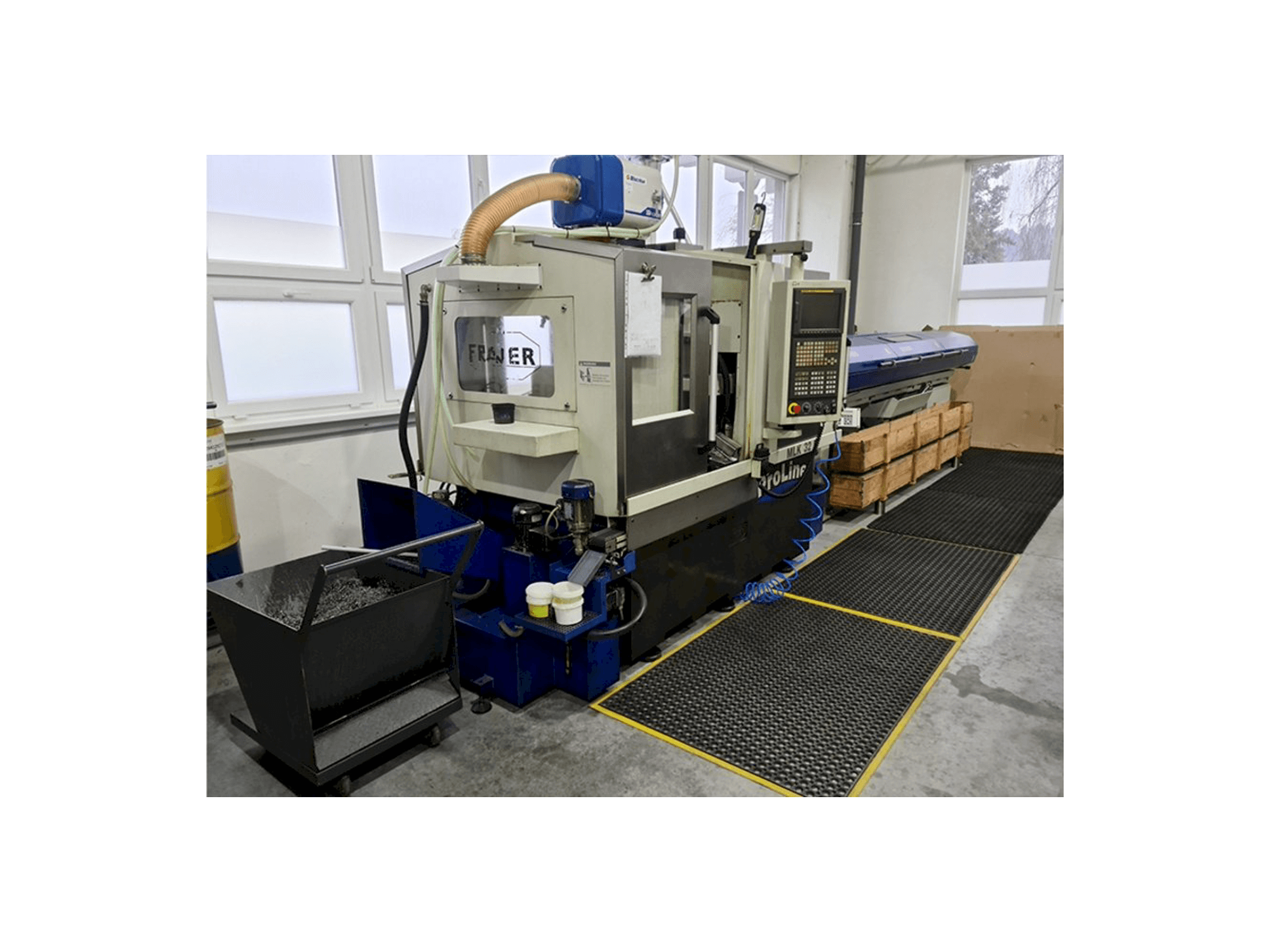 Vista lateral izquierda de la máquina Maier MLK 32 D