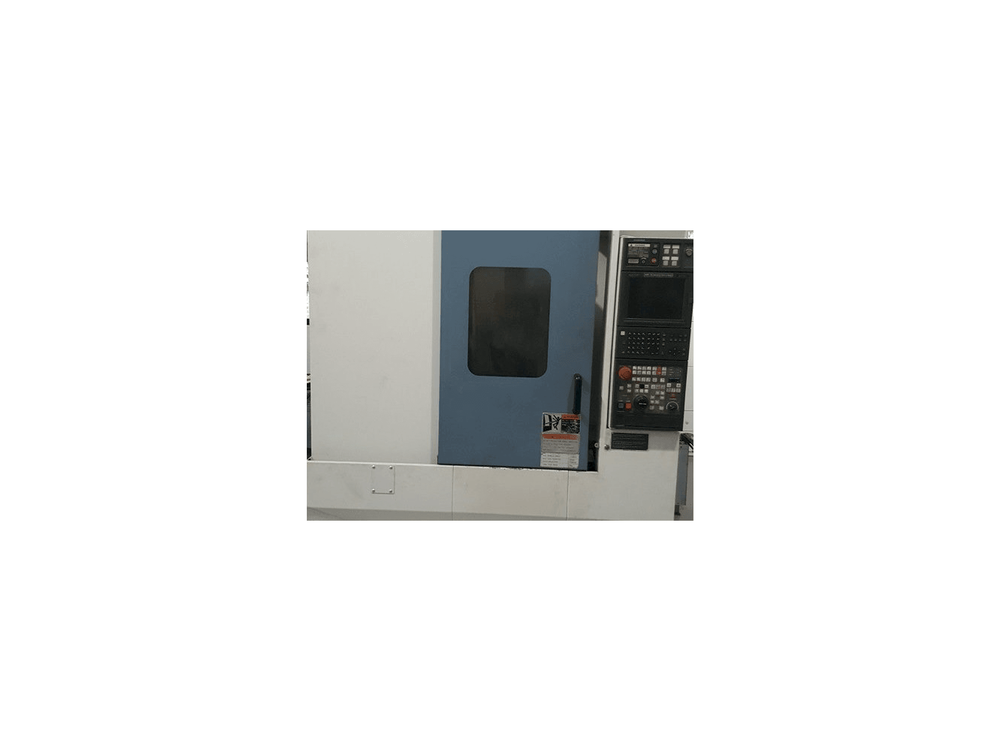 Vista frontal de la máquina MORI SEIKI Accumill 4000