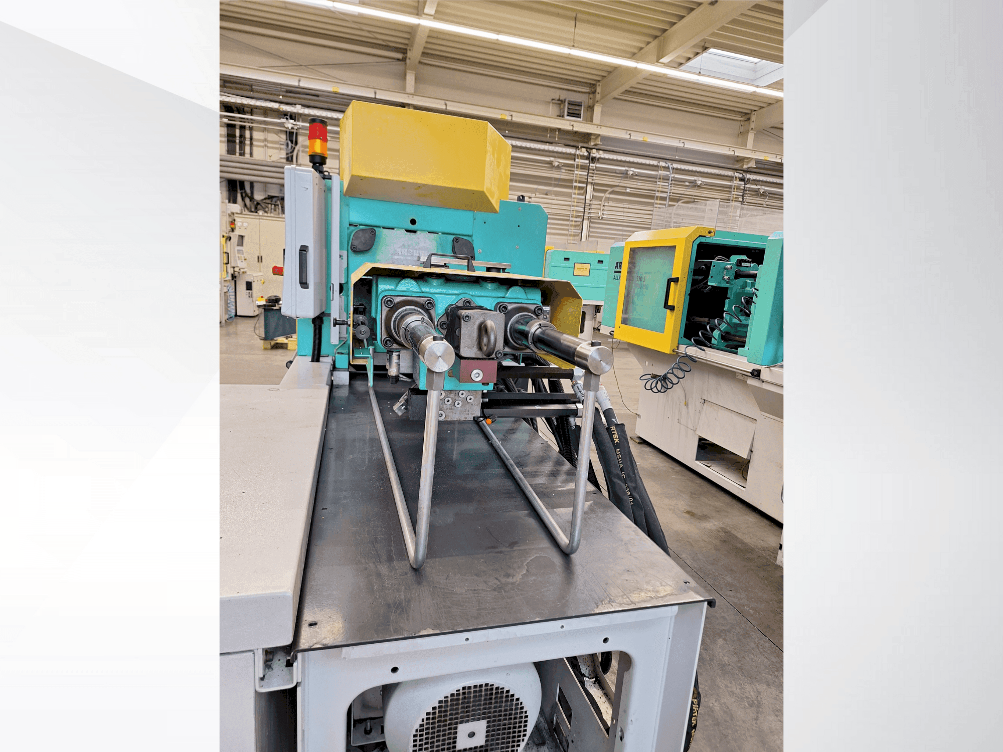 Vista frontal de la máquina Arburg 370 S 600 - 170