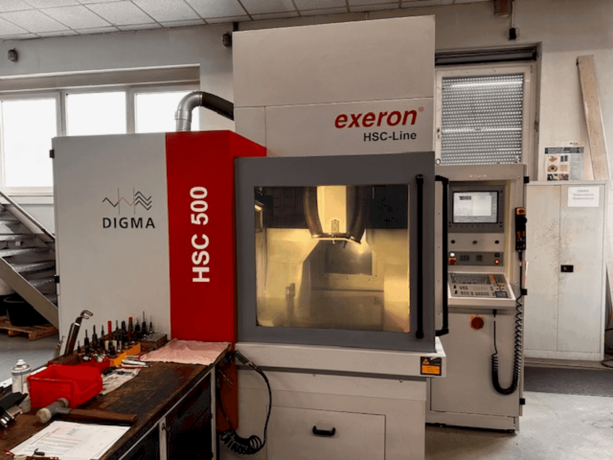 Vista frontal de la máquina Exeron HSC-Line 500