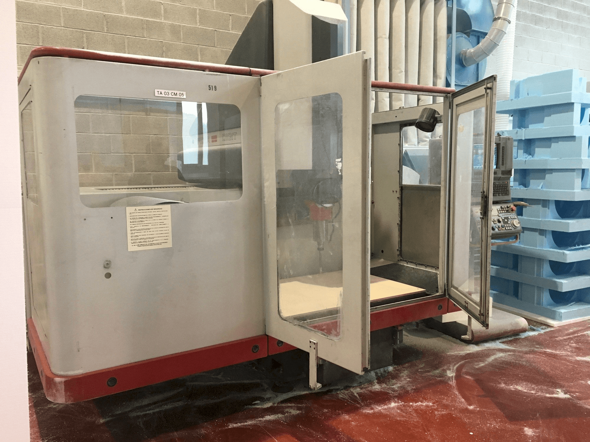 Vista frontal de la máquina Fidia Digit 165