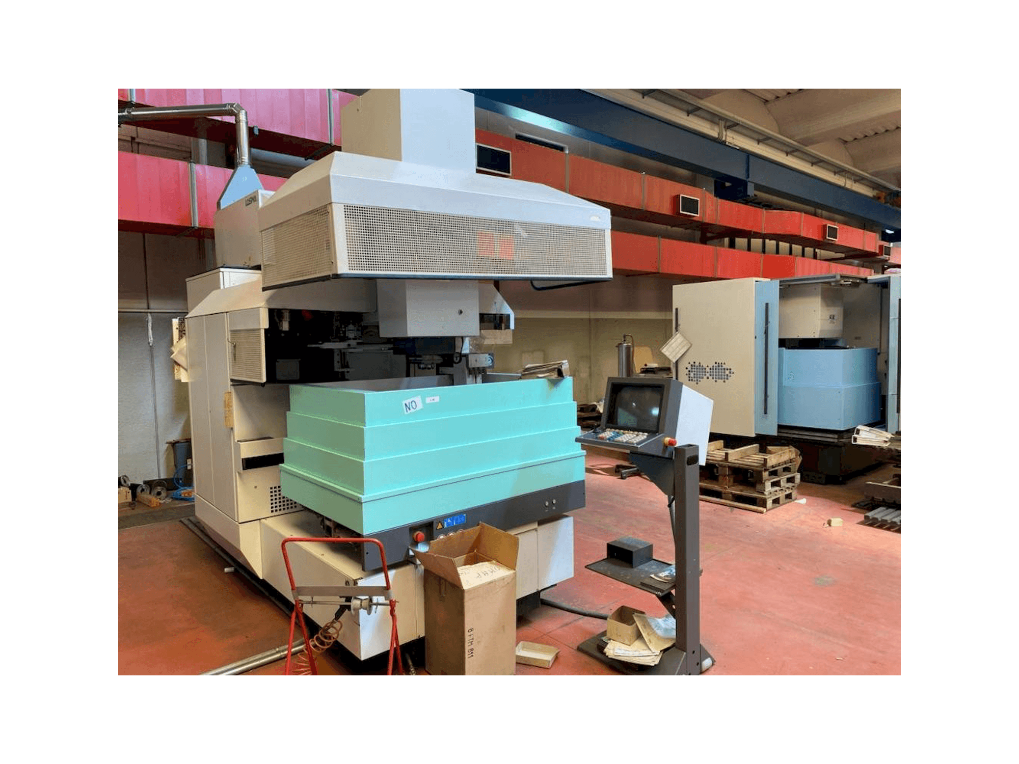 Vista frontal de la máquina AGIE AGIETRON INTEGRAL 3