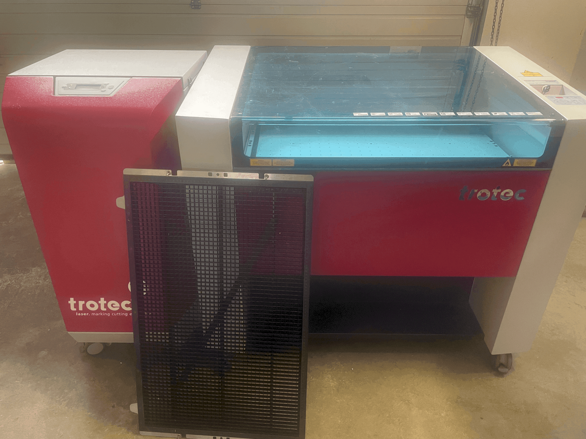 Vista frontal de la máquina Trotec Laser Speedy 360